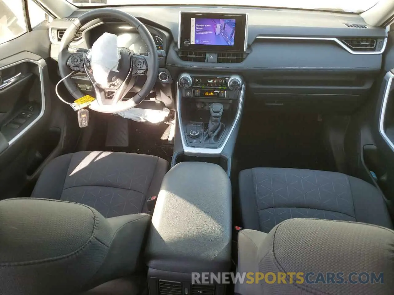 8 Фотография поврежденного автомобиля JTMRWRFV6RD232699 TOYOTA RAV4 2024