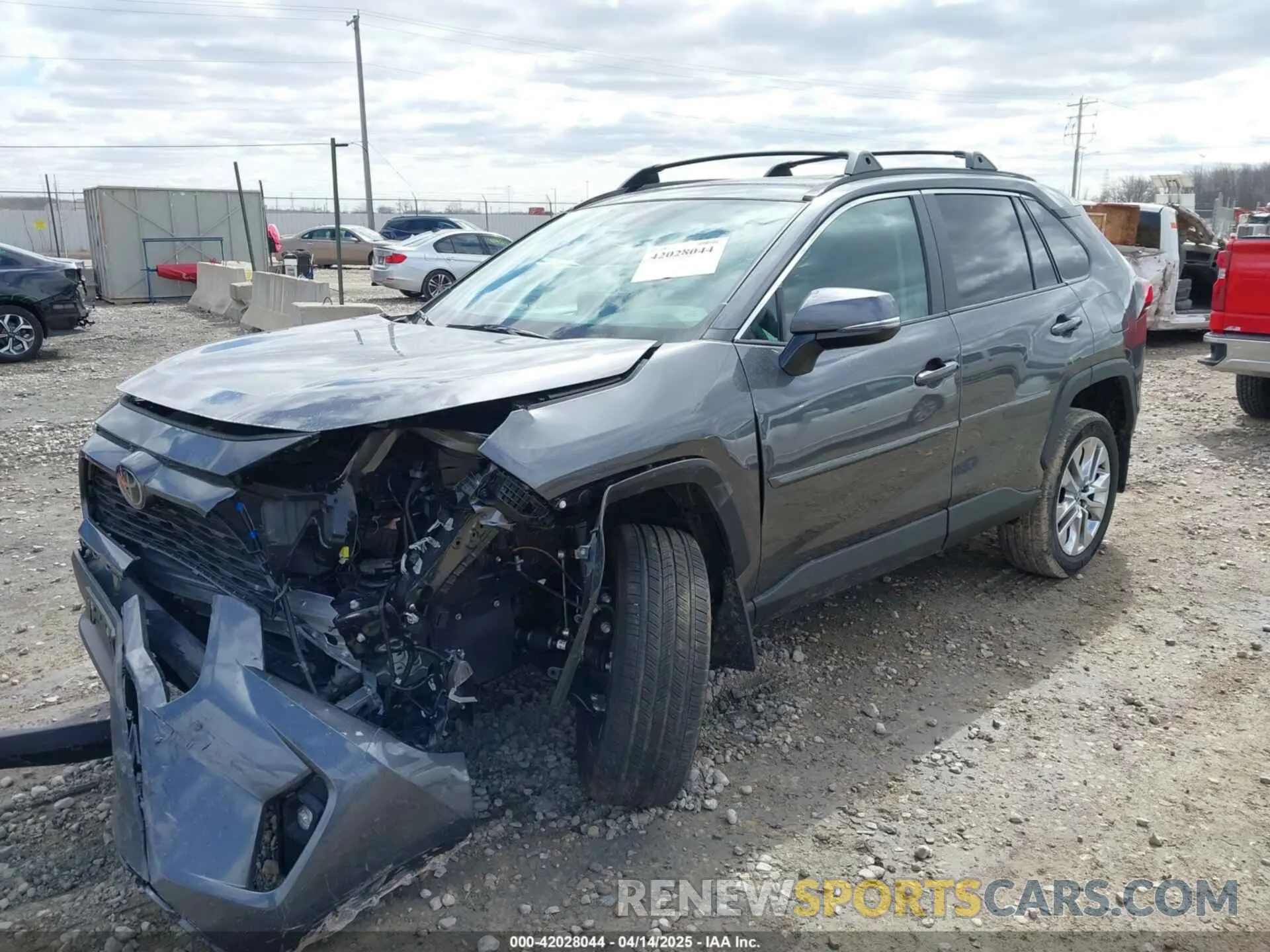2 Photograph of a damaged car 2T3A1RFV2SC494497 TOYOTA RAV4 2025