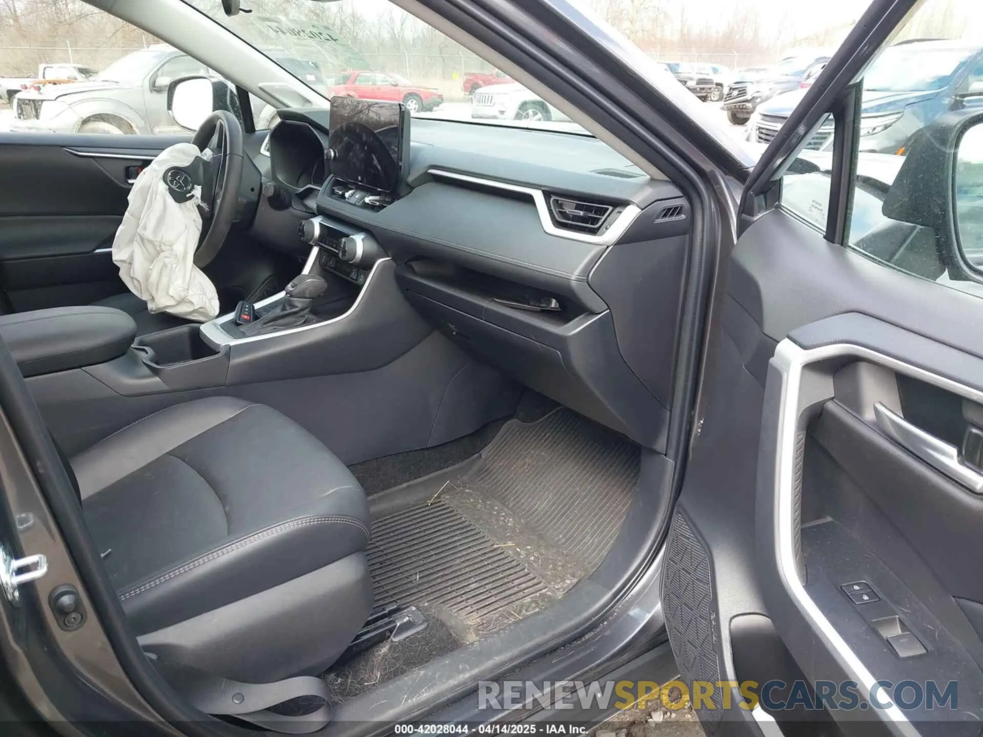 5 Photograph of a damaged car 2T3A1RFV2SC494497 TOYOTA RAV4 2025