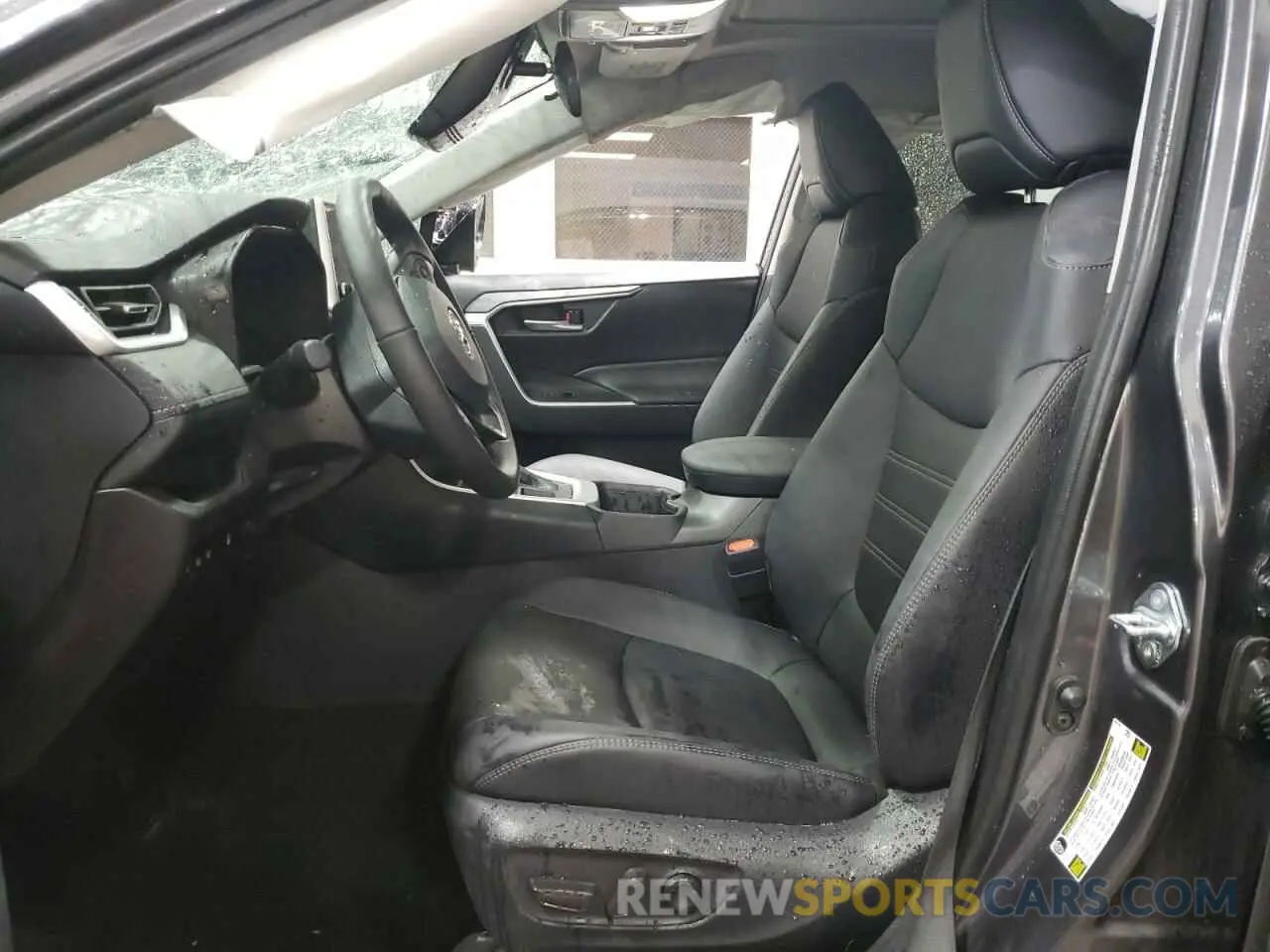 7 Photograph of a damaged car 2T3A1RFV6SC507039 TOYOTA RAV4 2025
