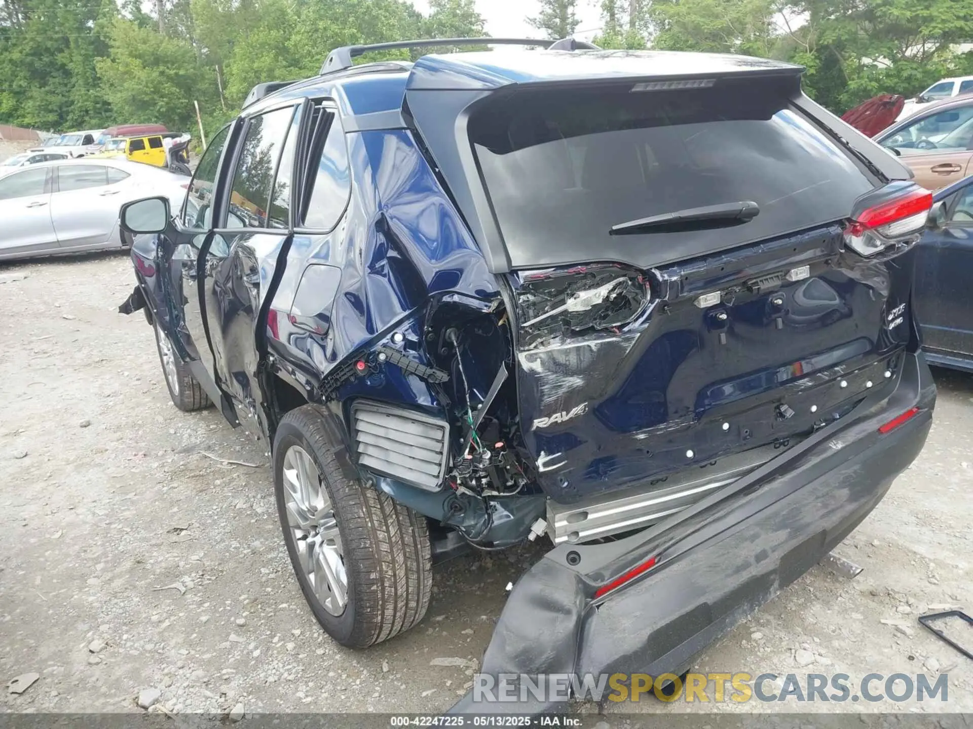 3 Фотография поврежденного автомобиля 2T3A1RFV7SW514631 TOYOTA RAV4 2025