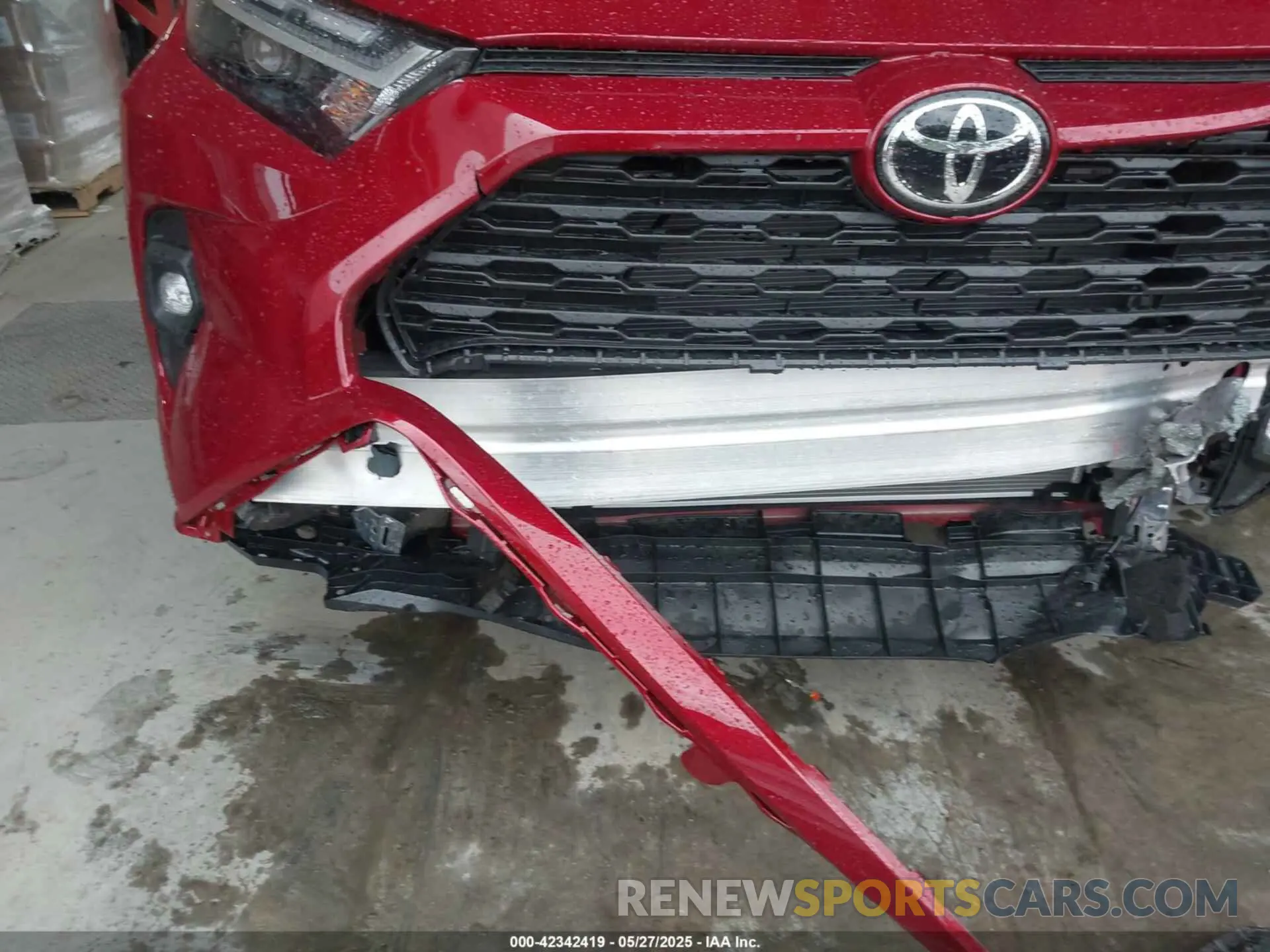 6 Photograph of a damaged car 2T3A1RFV8SW524097 TOYOTA RAV4 2025