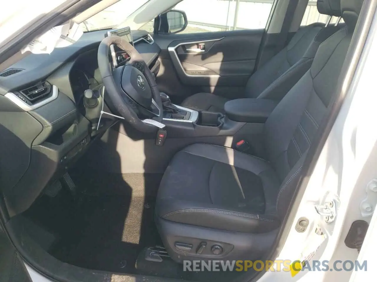 7 Фотография поврежденного автомобиля 2T3C1RFV3SW378541 TOYOTA RAV4 2025