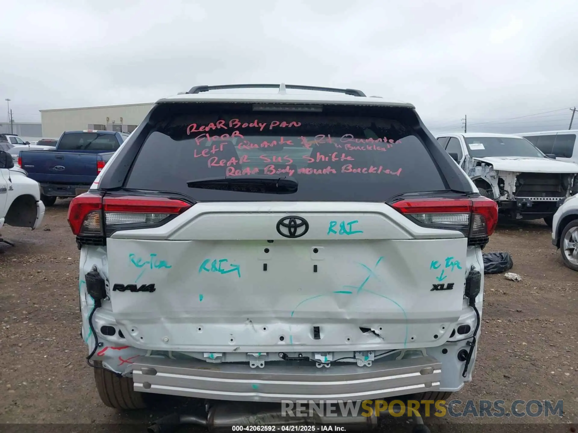 17 Photograph of a damaged car 2T3C1RFV5SW369078 TOYOTA RAV4 2025