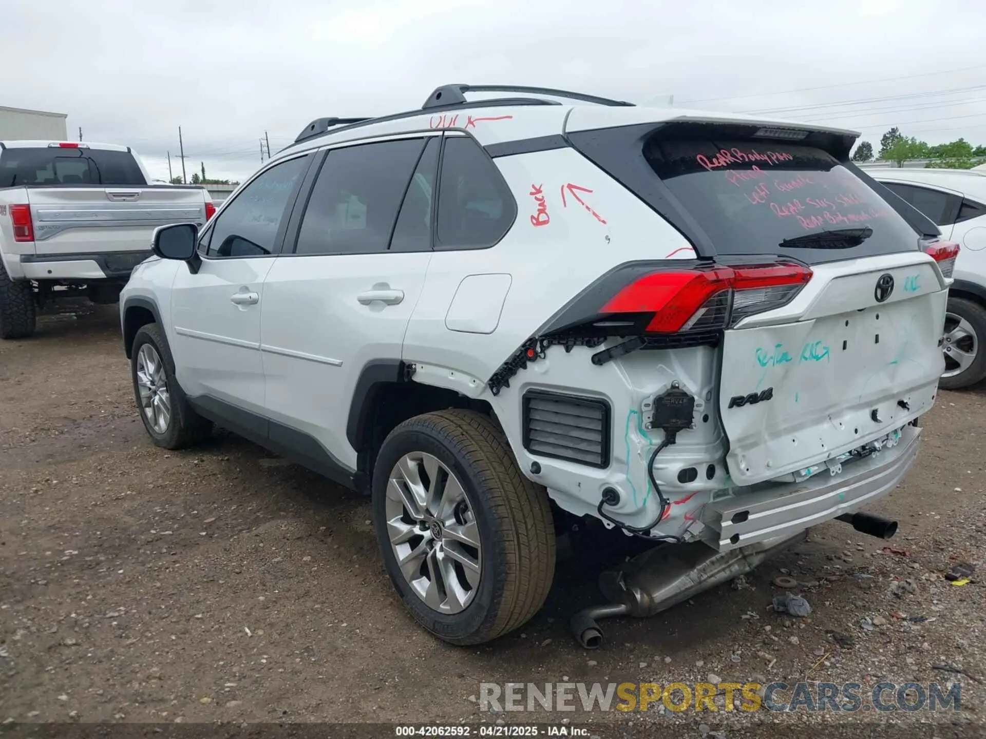 3 Photograph of a damaged car 2T3C1RFV5SW369078 TOYOTA RAV4 2025