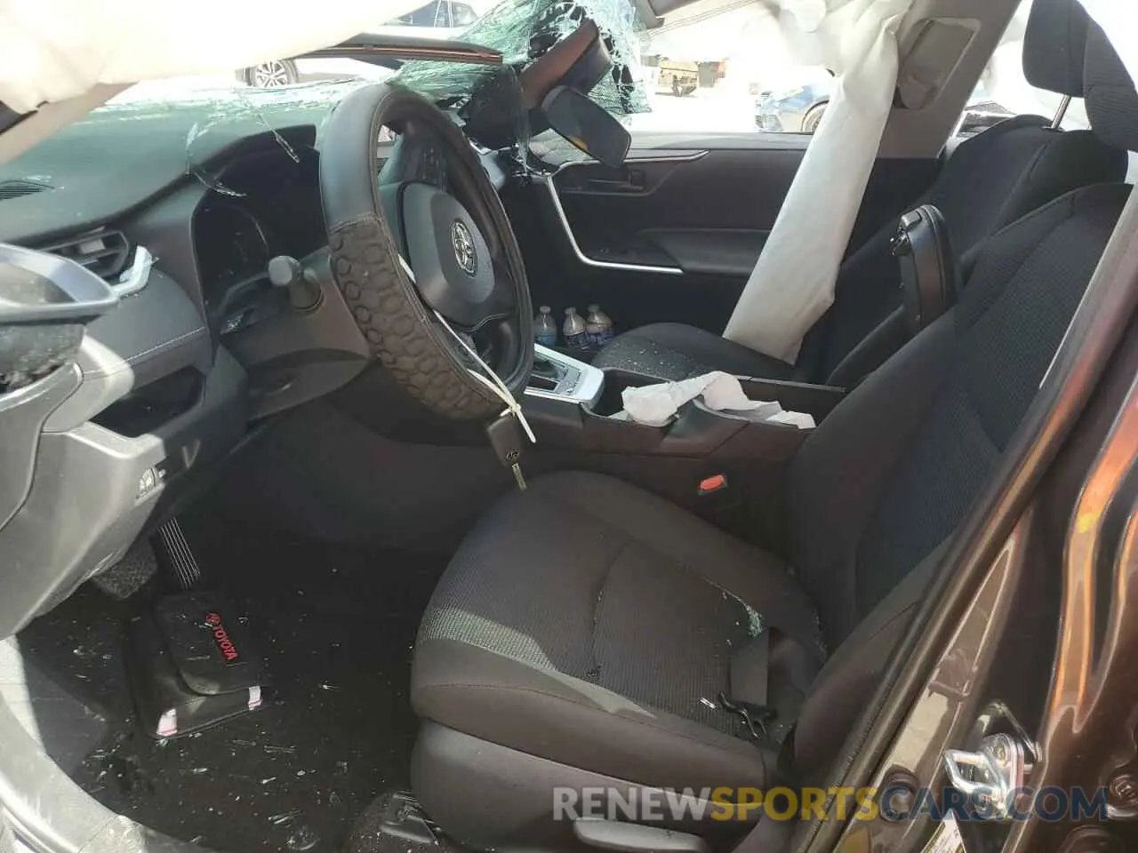 7 Фотография поврежденного автомобиля 2T3H1RFV1SW368421 TOYOTA RAV4 2025