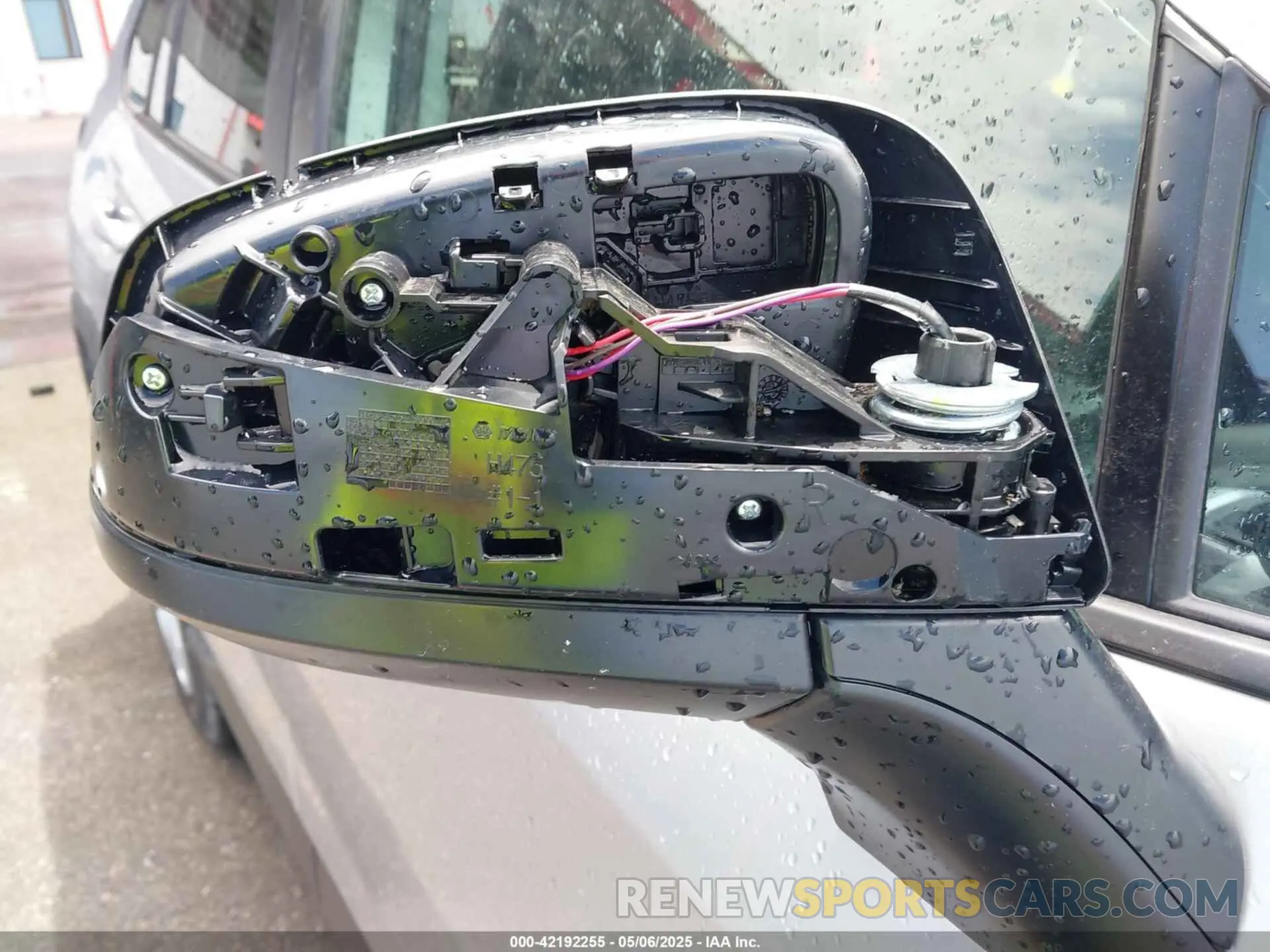 17 Фотография поврежденного автомобиля 2T3H1RFV6SC309785 TOYOTA RAV4 2025
