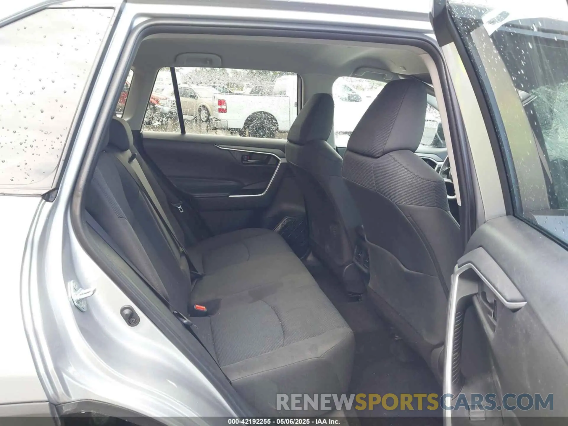 8 Фотография поврежденного автомобиля 2T3H1RFV6SC309785 TOYOTA RAV4 2025