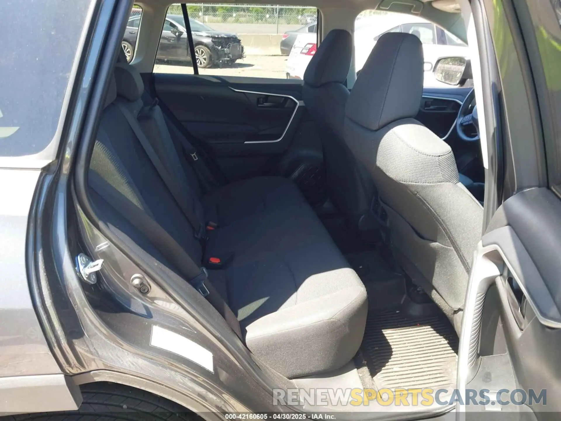 8 Фотография поврежденного автомобиля 2T3H1RFV6SW368723 TOYOTA RAV4 2025