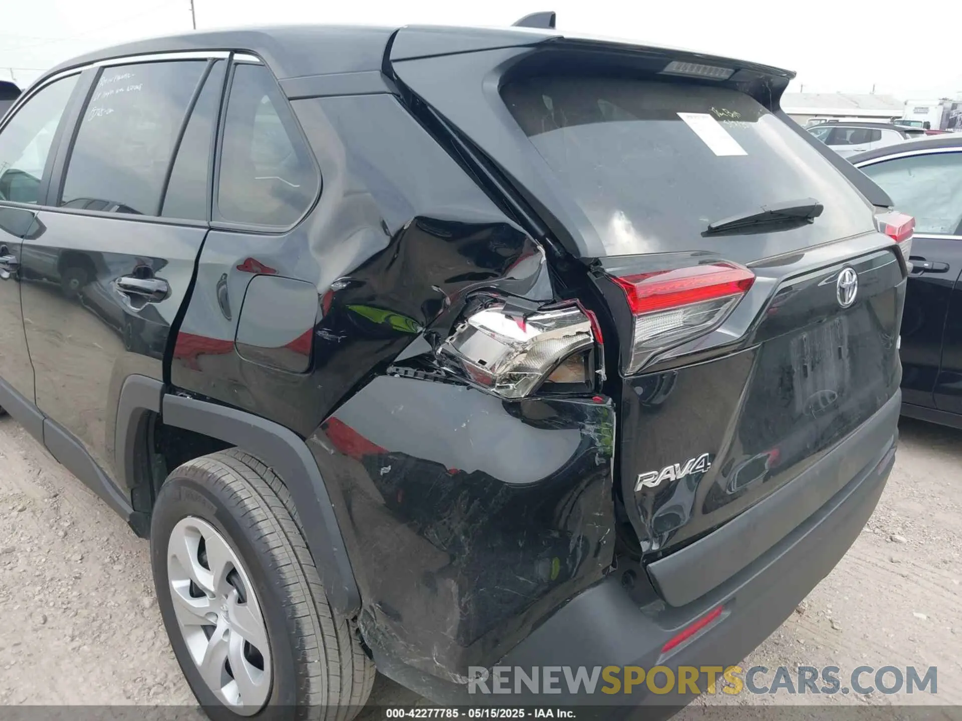 6 Фотография поврежденного автомобиля 2T3H1RFV6SW379978 TOYOTA RAV4 2025