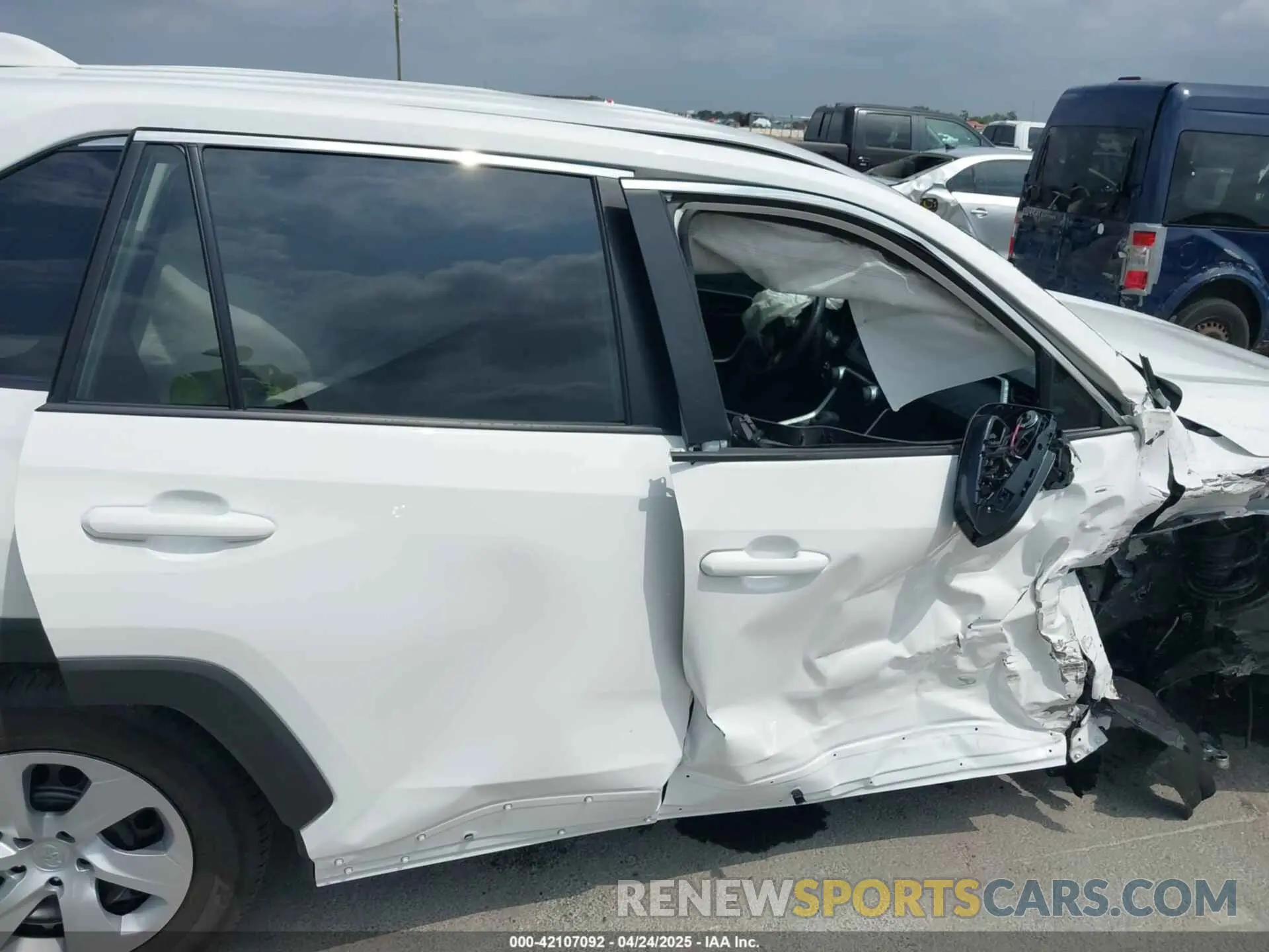 13 Photograph of a damaged car 2T3H1RFV7SC321489 TOYOTA RAV4 2025