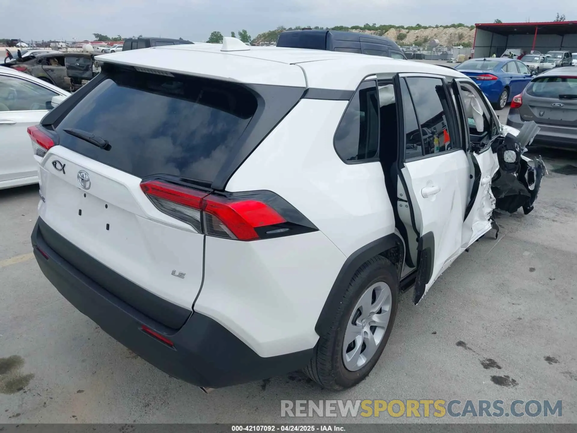 4 Photograph of a damaged car 2T3H1RFV7SC321489 TOYOTA RAV4 2025