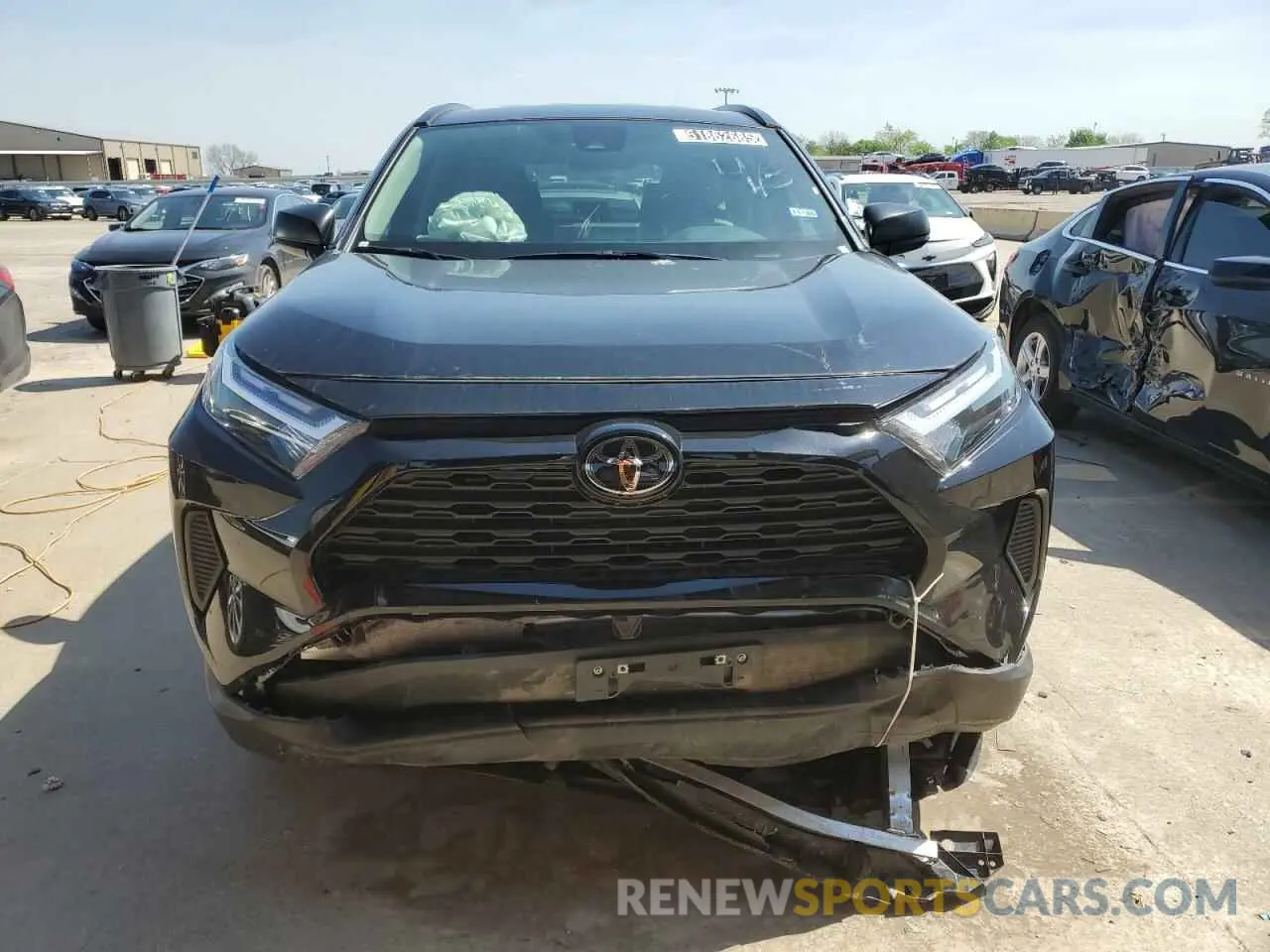 5 Фотография поврежденного автомобиля 2T3LWRFV3SW255128 TOYOTA RAV4 2025