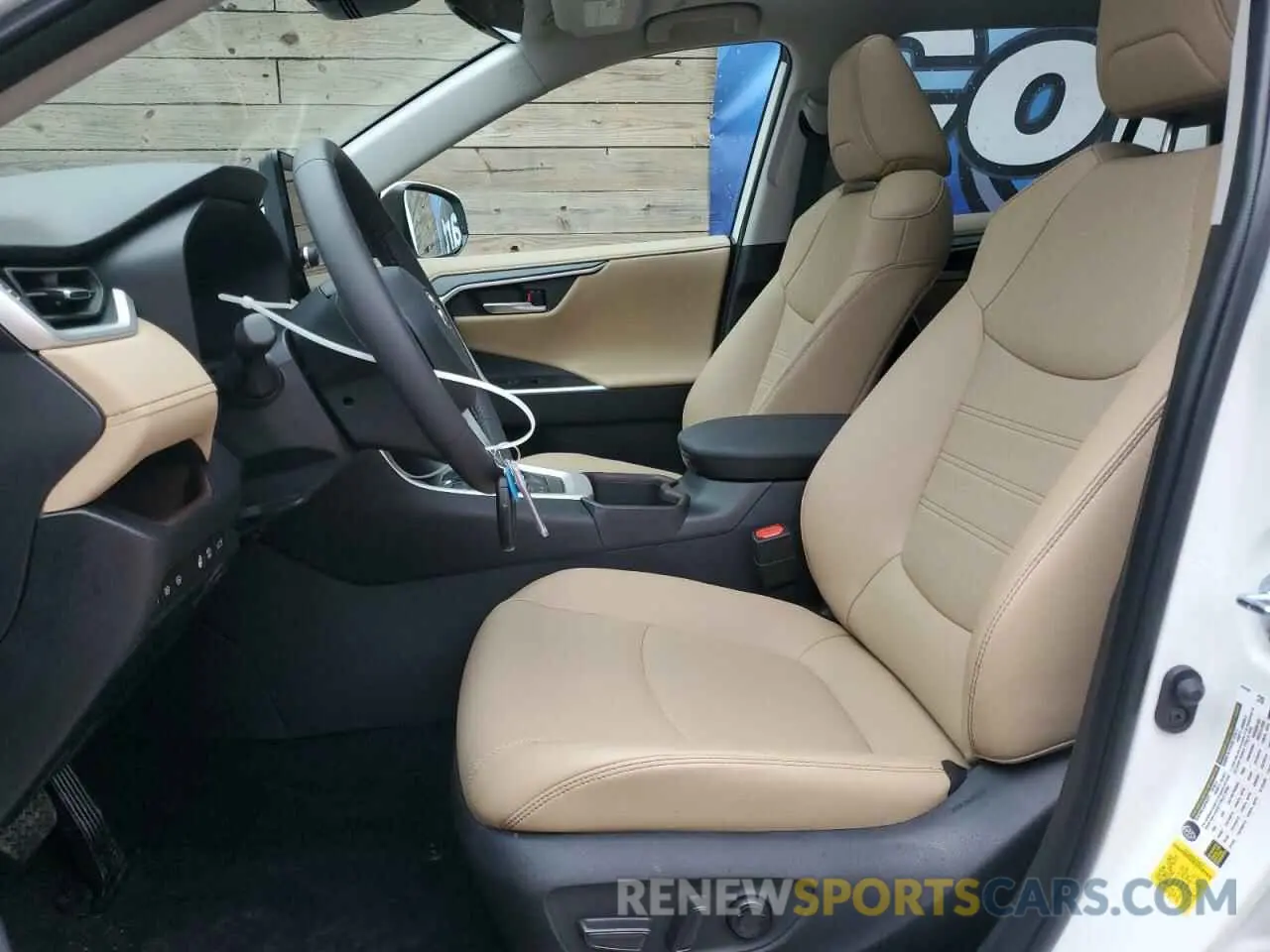 7 Фотография поврежденного автомобиля 2T3N1RFV4SW517522 TOYOTA RAV4 2025
