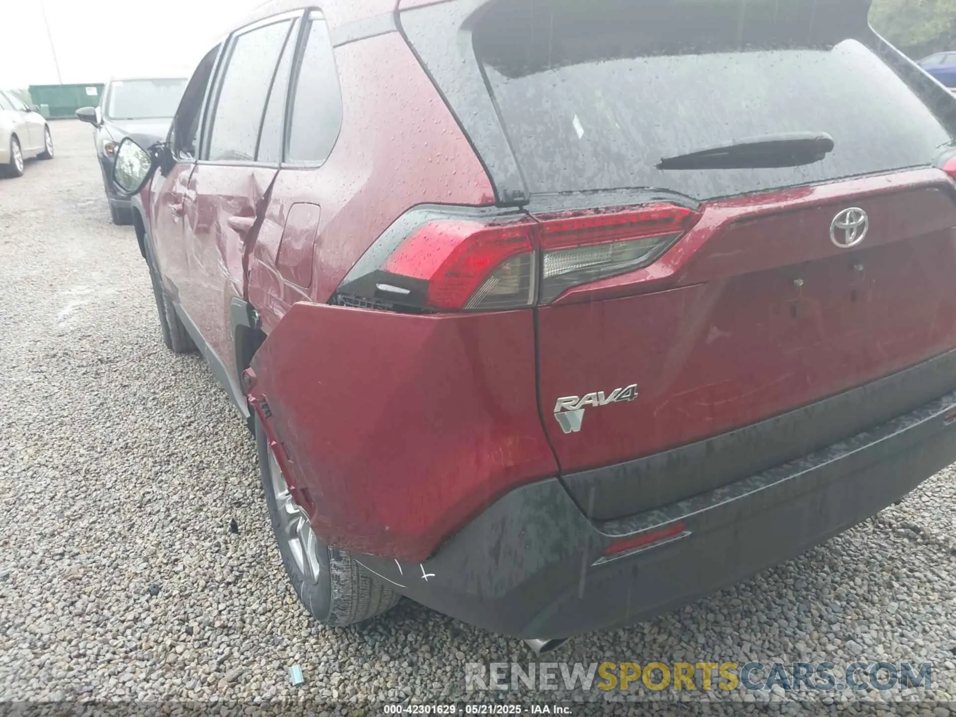 17 Photograph of a damaged car 2T3P1RFV2SW525238 TOYOTA RAV4 2025
