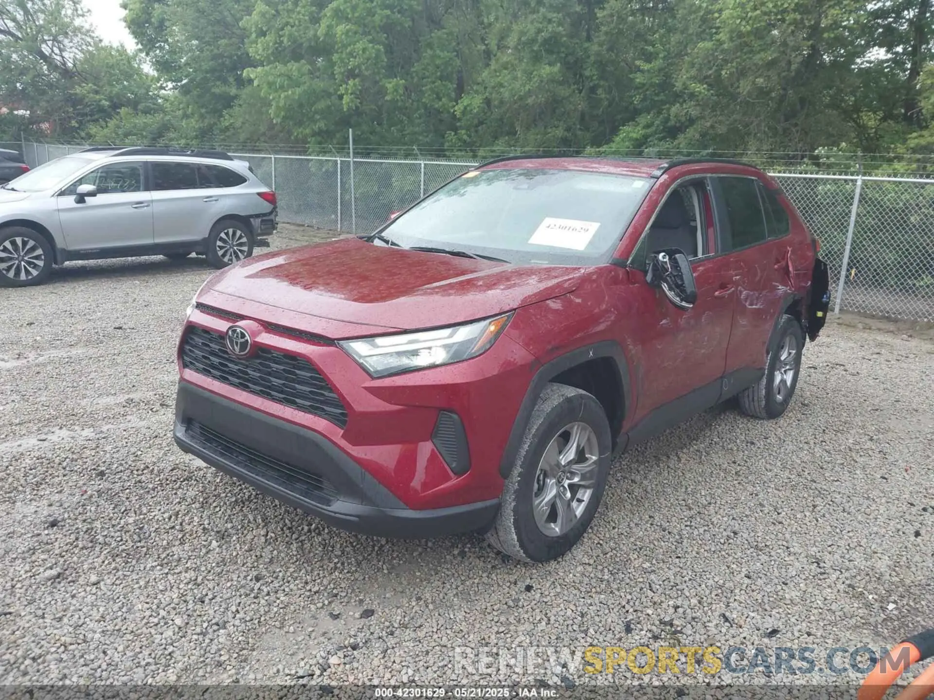 2 Photograph of a damaged car 2T3P1RFV2SW525238 TOYOTA RAV4 2025