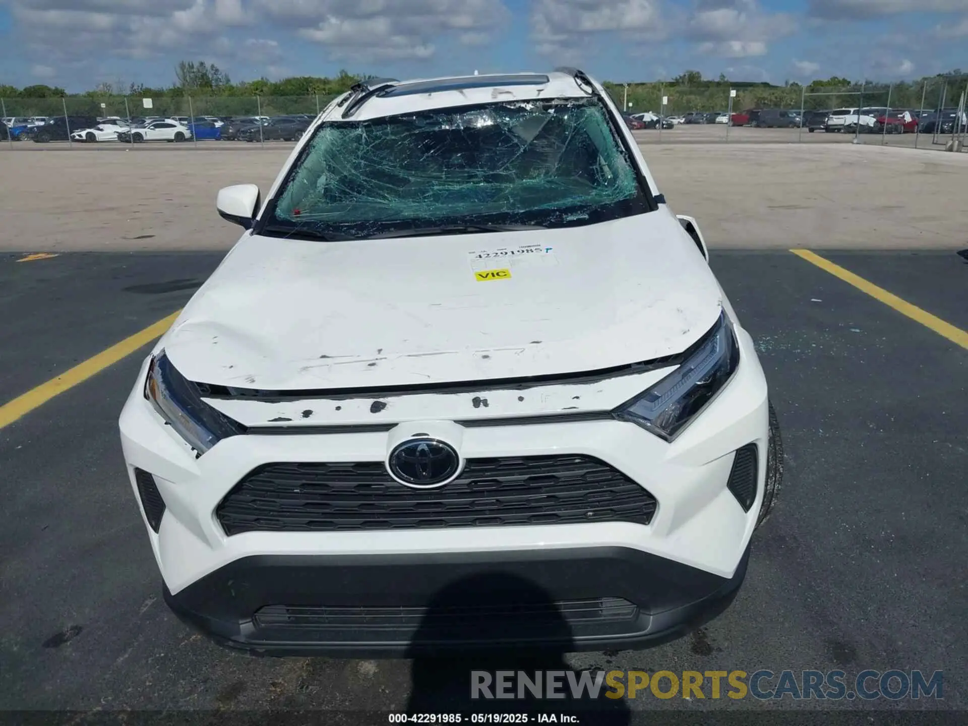 11 Photograph of a damaged car 2T3P1RFV3SC503895 TOYOTA RAV4 2025