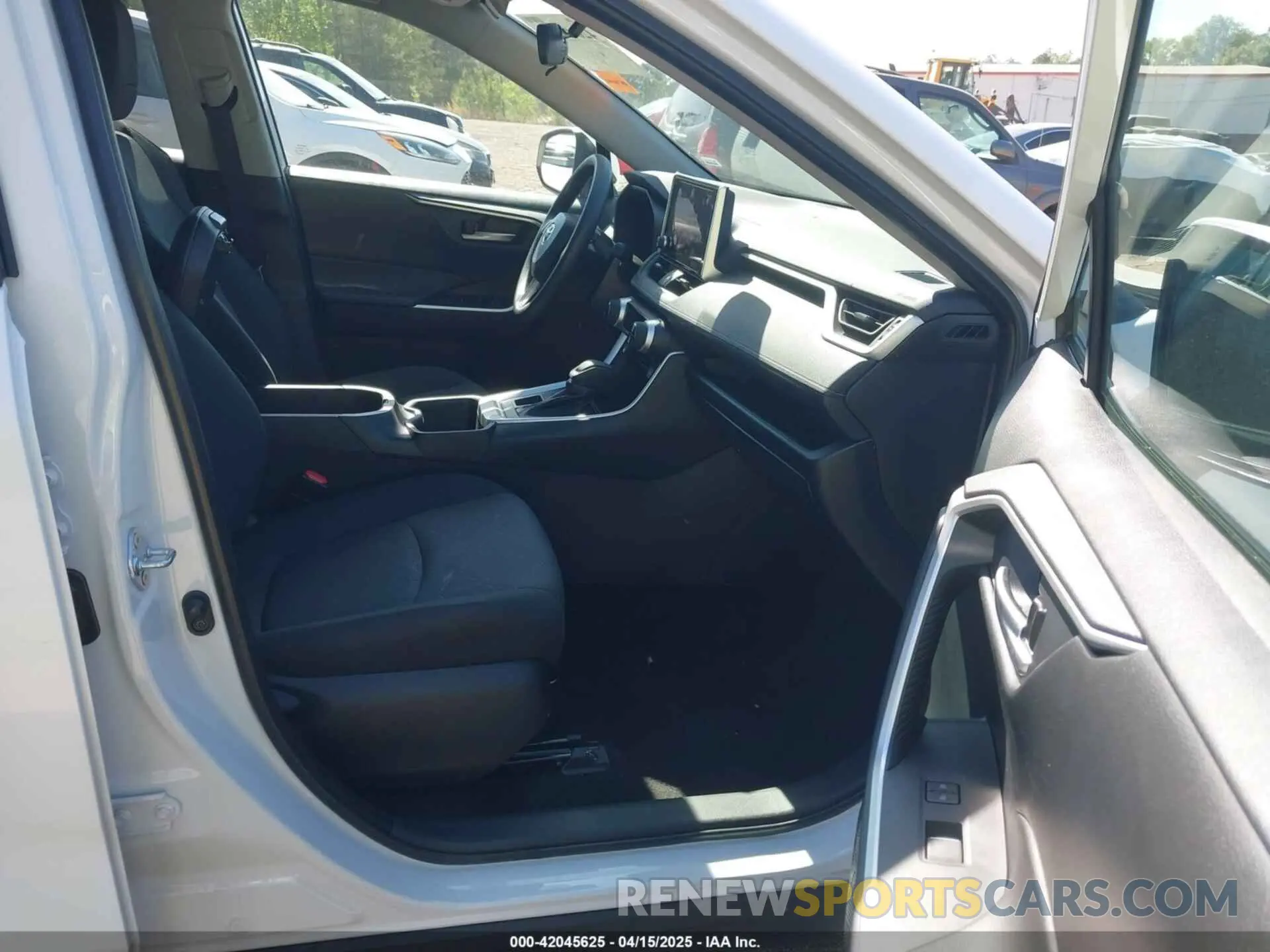 5 Фотография поврежденного автомобиля 2T3P1RFV3SW507606 TOYOTA RAV4 2025