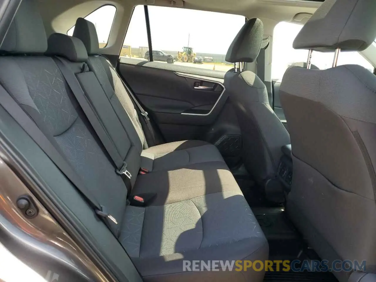 11 Фотография поврежденного автомобиля 2T3P1RFV5SC522481 TOYOTA RAV4 2025