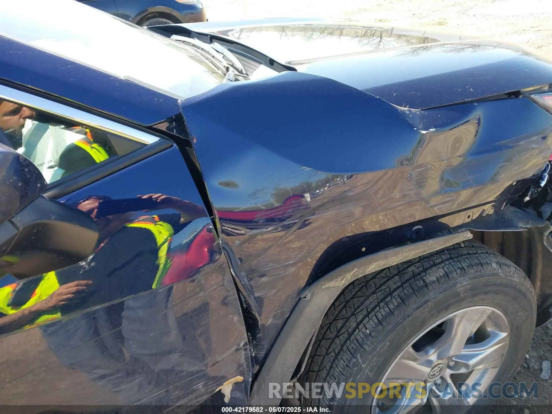 19 Фотография поврежденного автомобиля 2T3P1RFV6SW502464 TOYOTA RAV4 2025