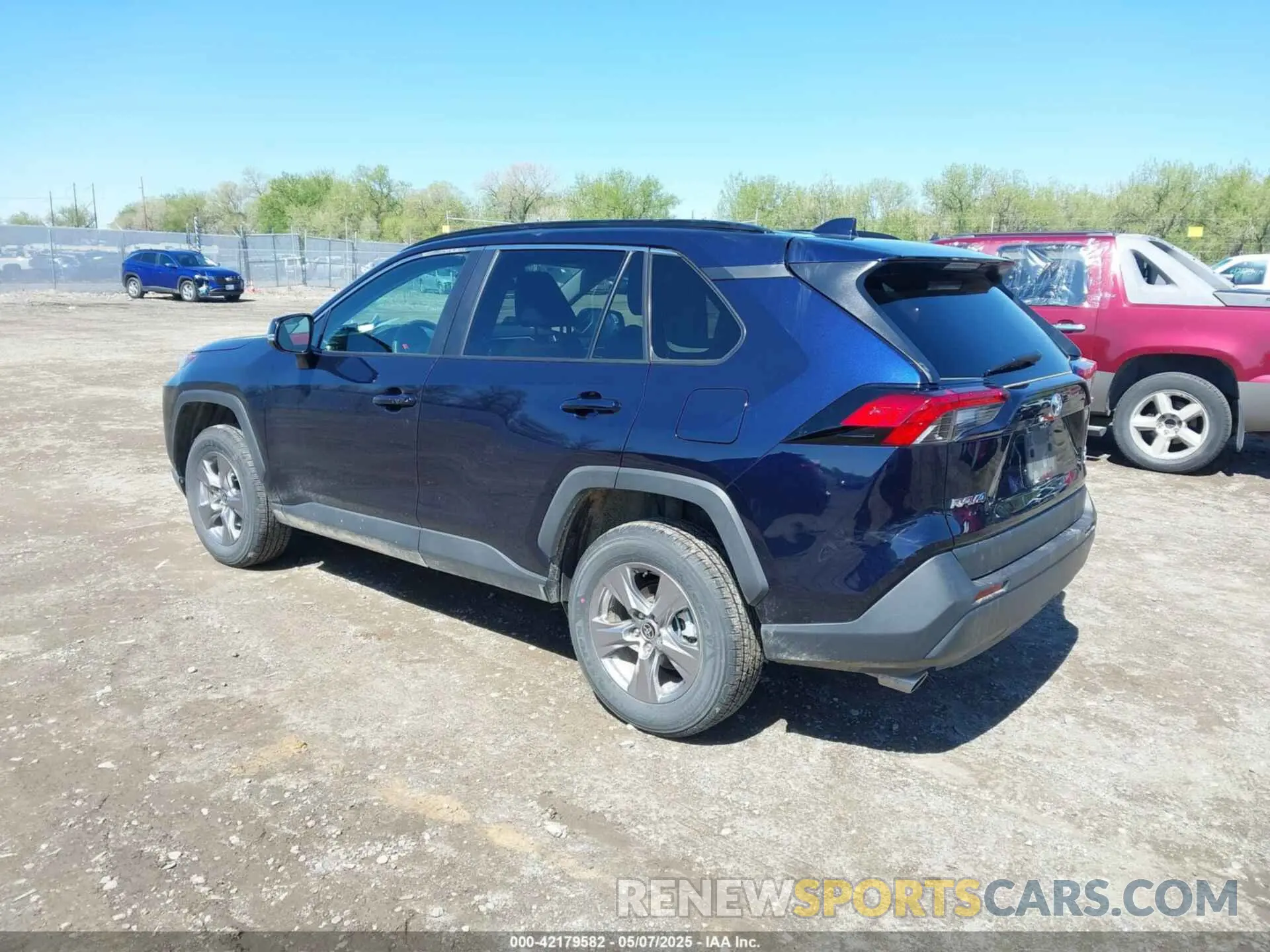 3 Фотография поврежденного автомобиля 2T3P1RFV6SW502464 TOYOTA RAV4 2025