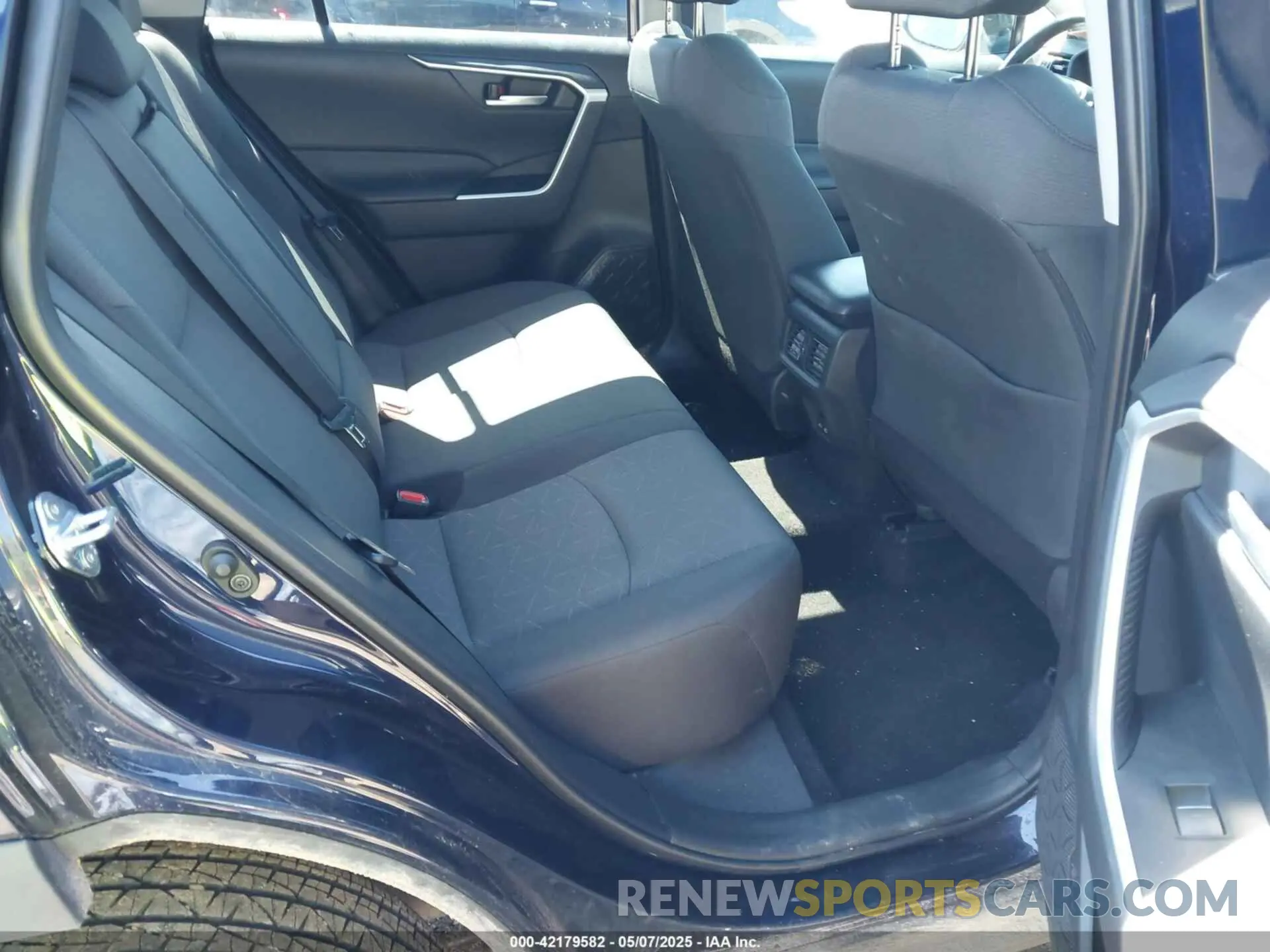 8 Фотография поврежденного автомобиля 2T3P1RFV6SW502464 TOYOTA RAV4 2025