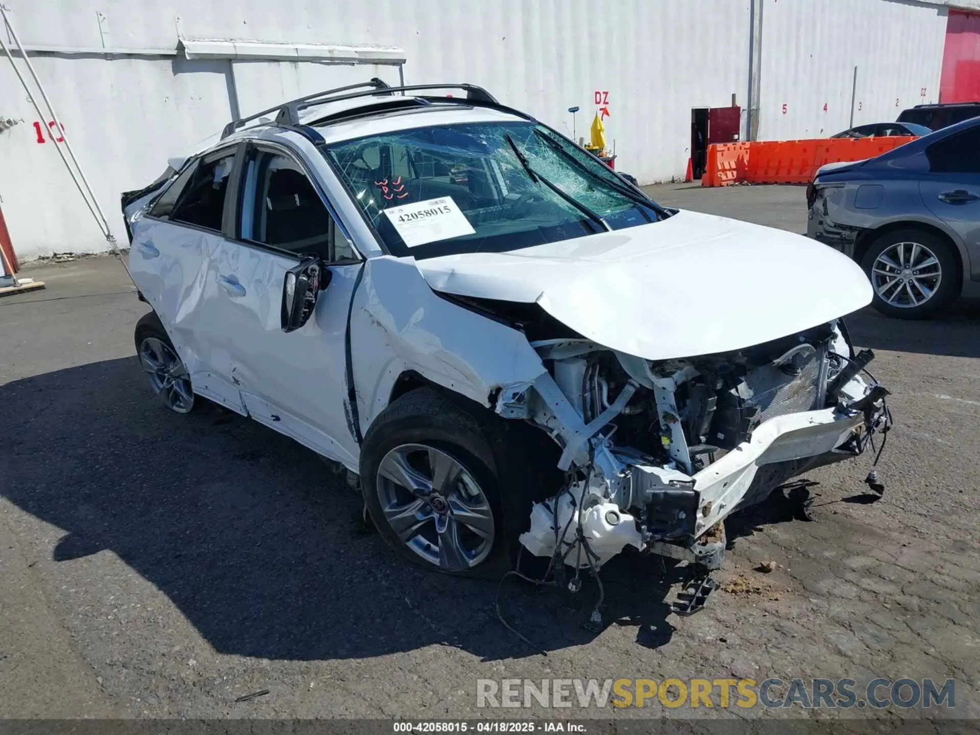 1 Фотография поврежденного автомобиля 2T3P1RFV8SC515976 TOYOTA RAV4 2025