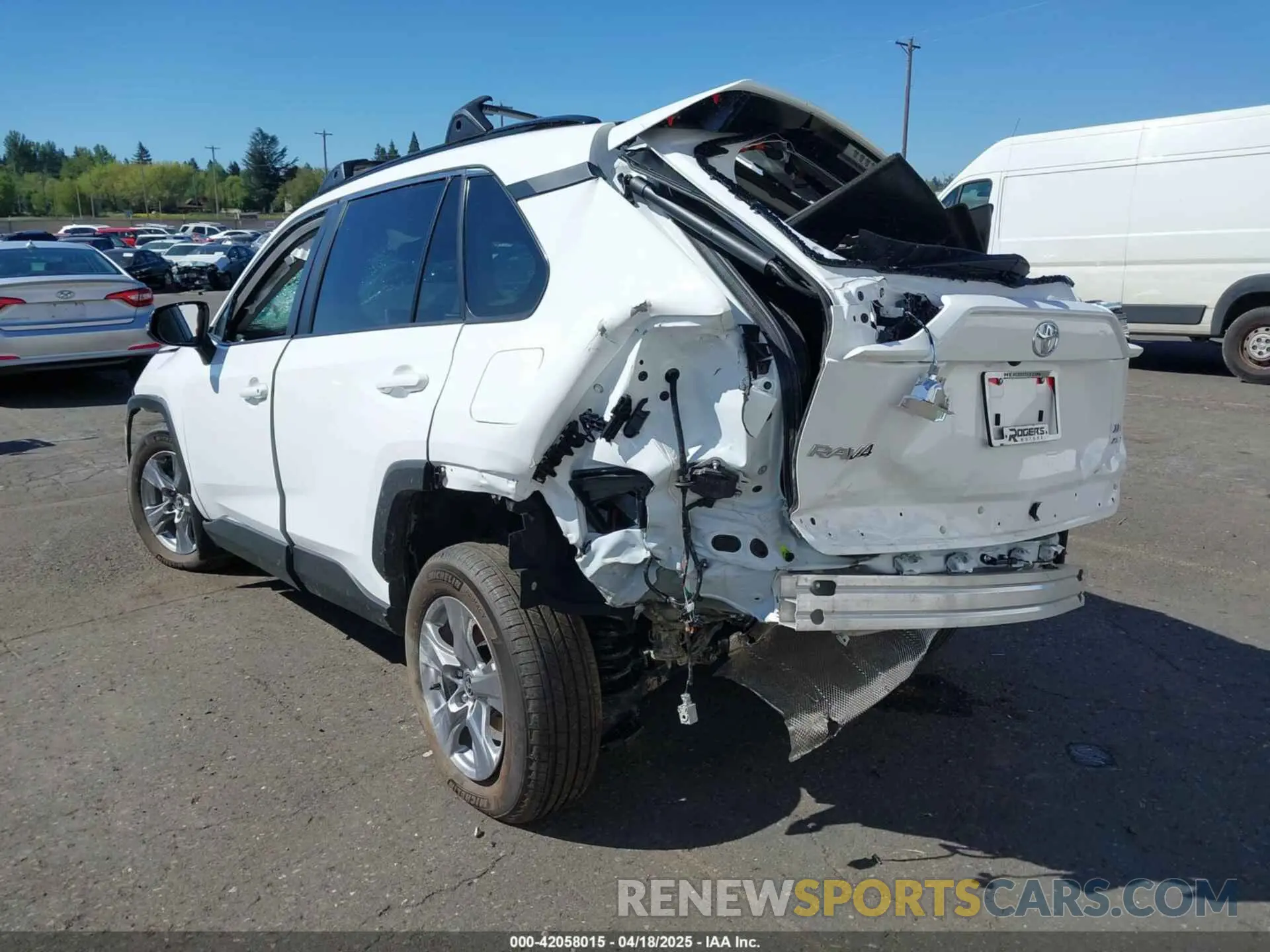 3 Фотография поврежденного автомобиля 2T3P1RFV8SC515976 TOYOTA RAV4 2025