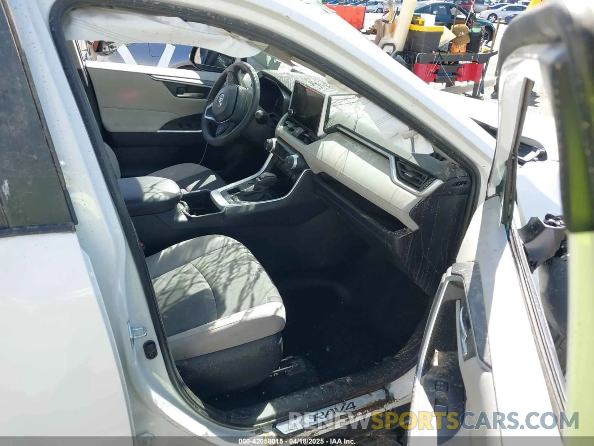 5 Фотография поврежденного автомобиля 2T3P1RFV8SC515976 TOYOTA RAV4 2025