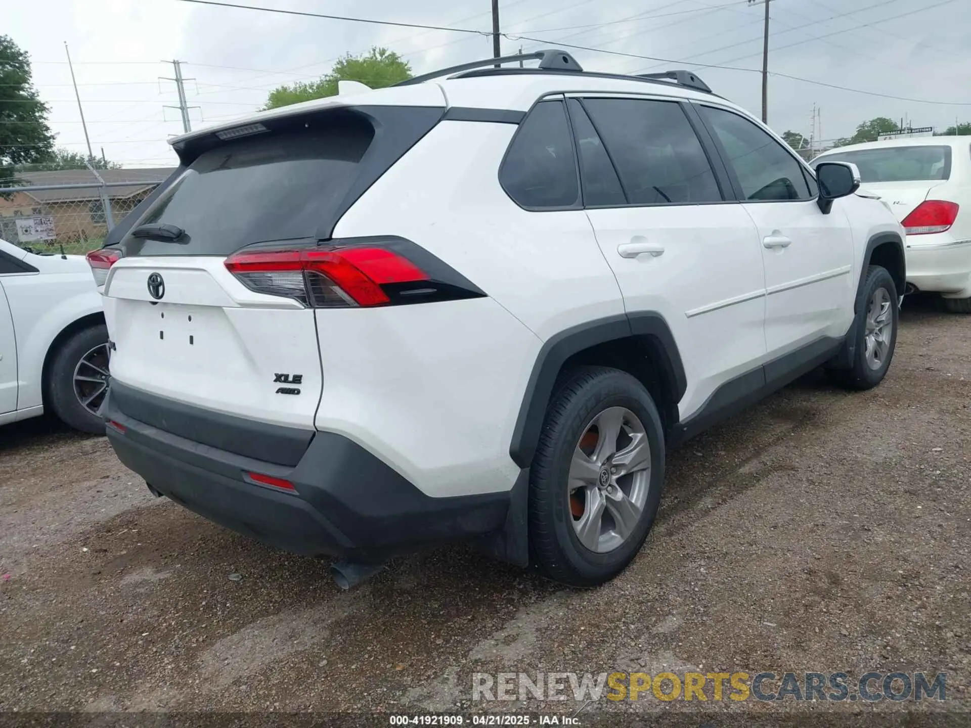 4 Photograph of a damaged car 2T3P1RFV9SC503951 TOYOTA RAV4 2025