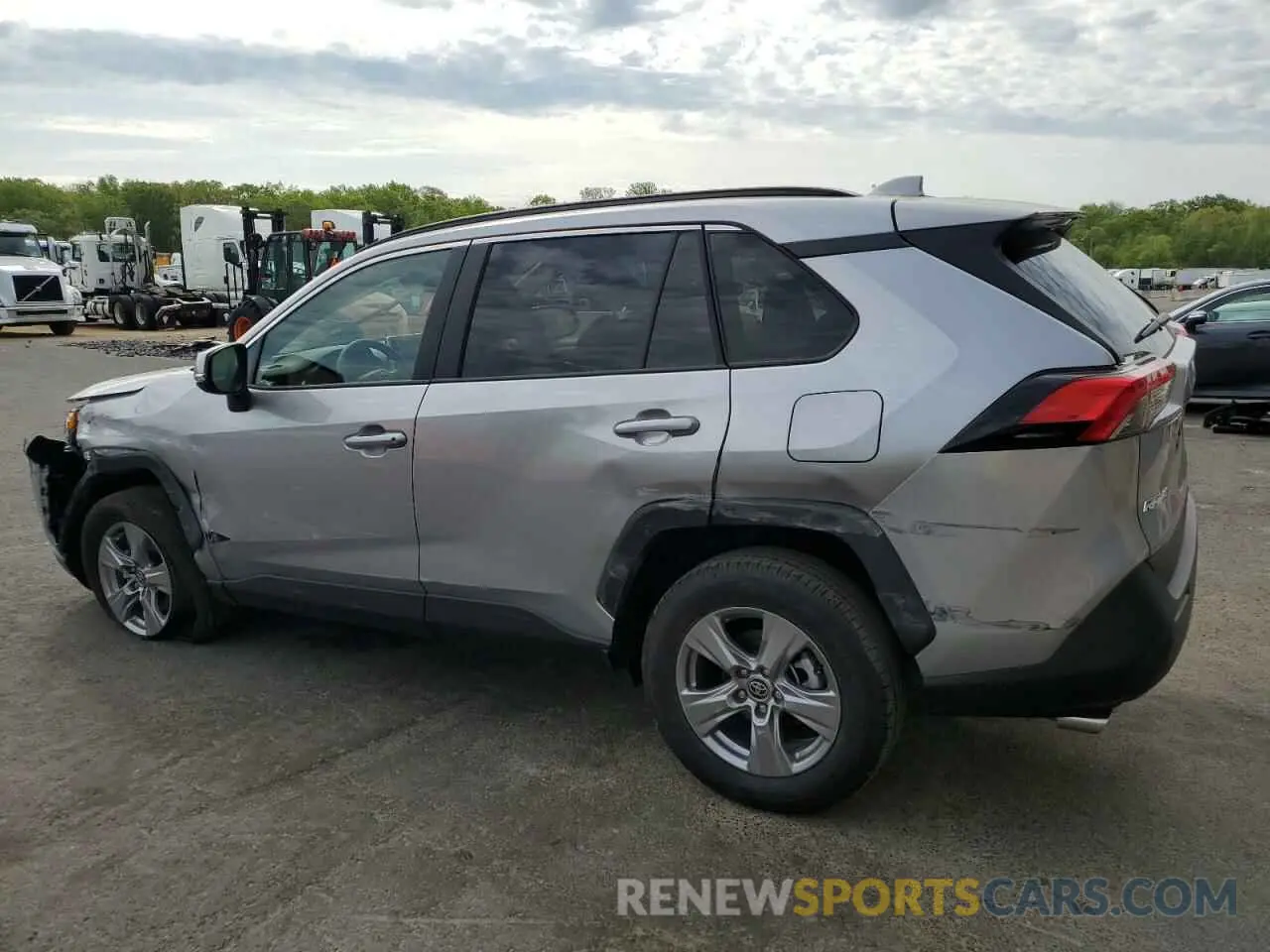 2 Фотография поврежденного автомобиля 2T3W1RFV1SC326632 TOYOTA RAV4 2025