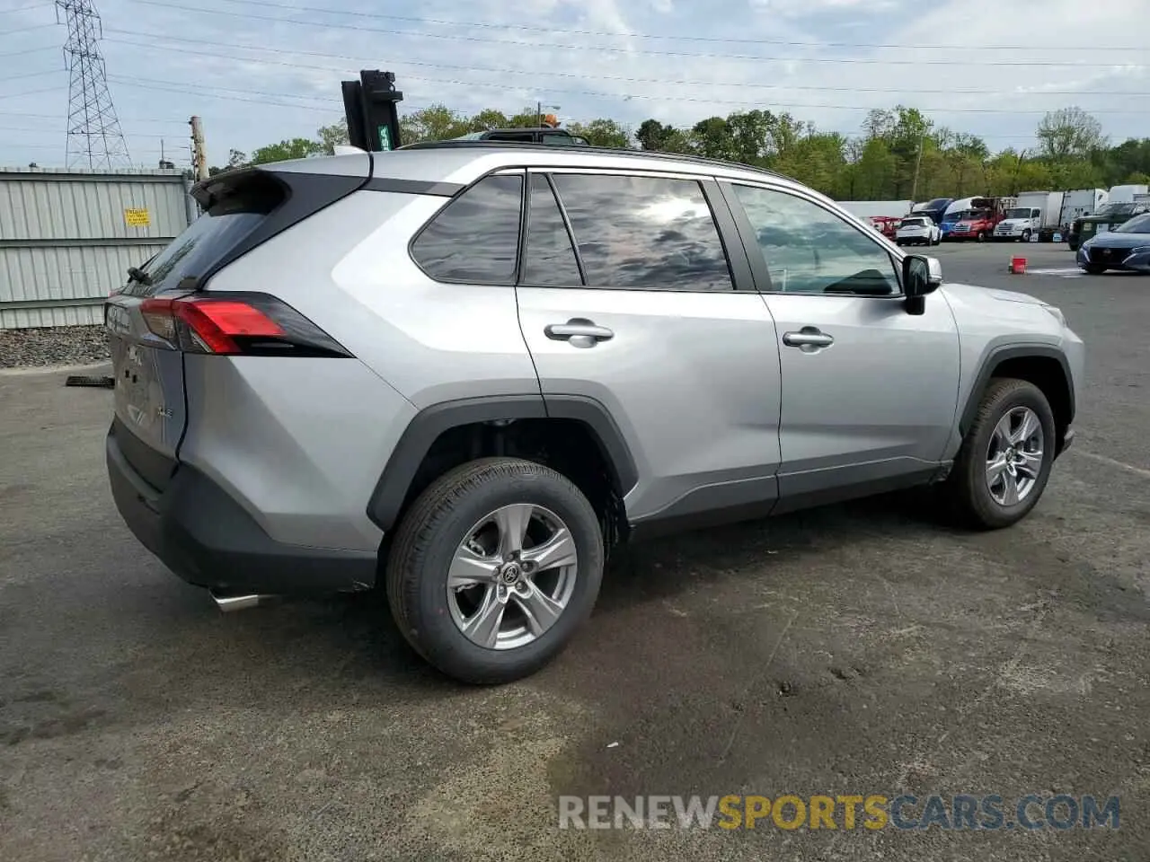 3 Фотография поврежденного автомобиля 2T3W1RFV1SC326632 TOYOTA RAV4 2025