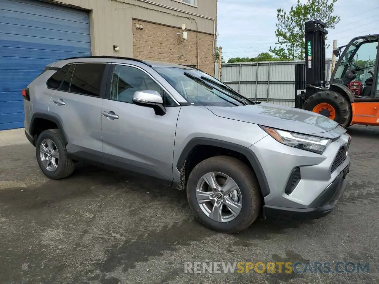 4 Фотография поврежденного автомобиля 2T3W1RFV1SC326632 TOYOTA RAV4 2025