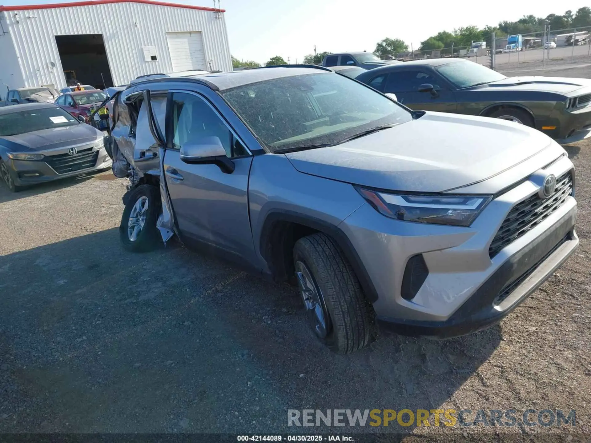 1 Фотография поврежденного автомобиля 2T3W1RFV4SW368002 TOYOTA RAV4 2025