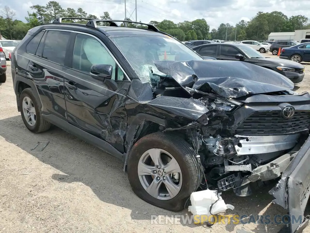 4 Photograph of a damaged car 2T3W1RFV4SW371577 TOYOTA RAV4 2025