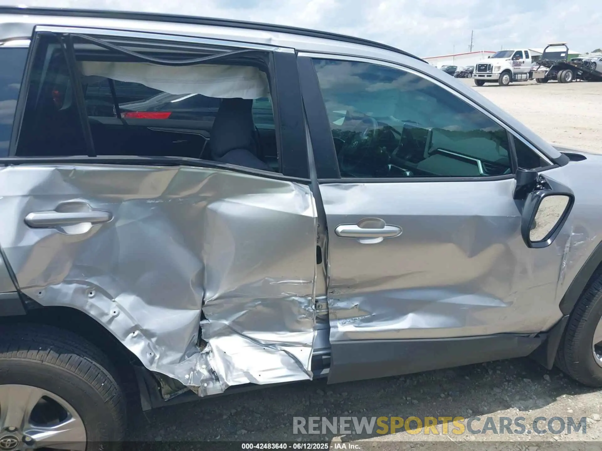 13 Photograph of a damaged car 2T3W1RFV6SC304593 TOYOTA RAV4 2025