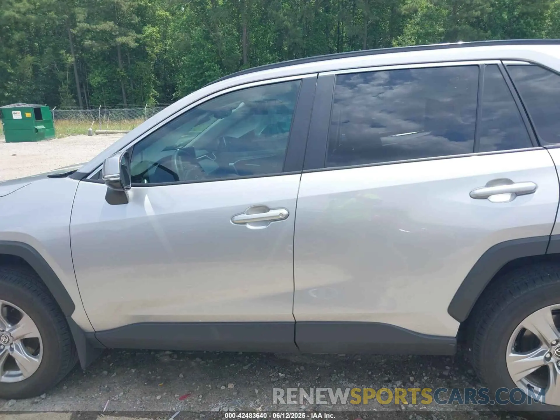 14 Photograph of a damaged car 2T3W1RFV6SC304593 TOYOTA RAV4 2025