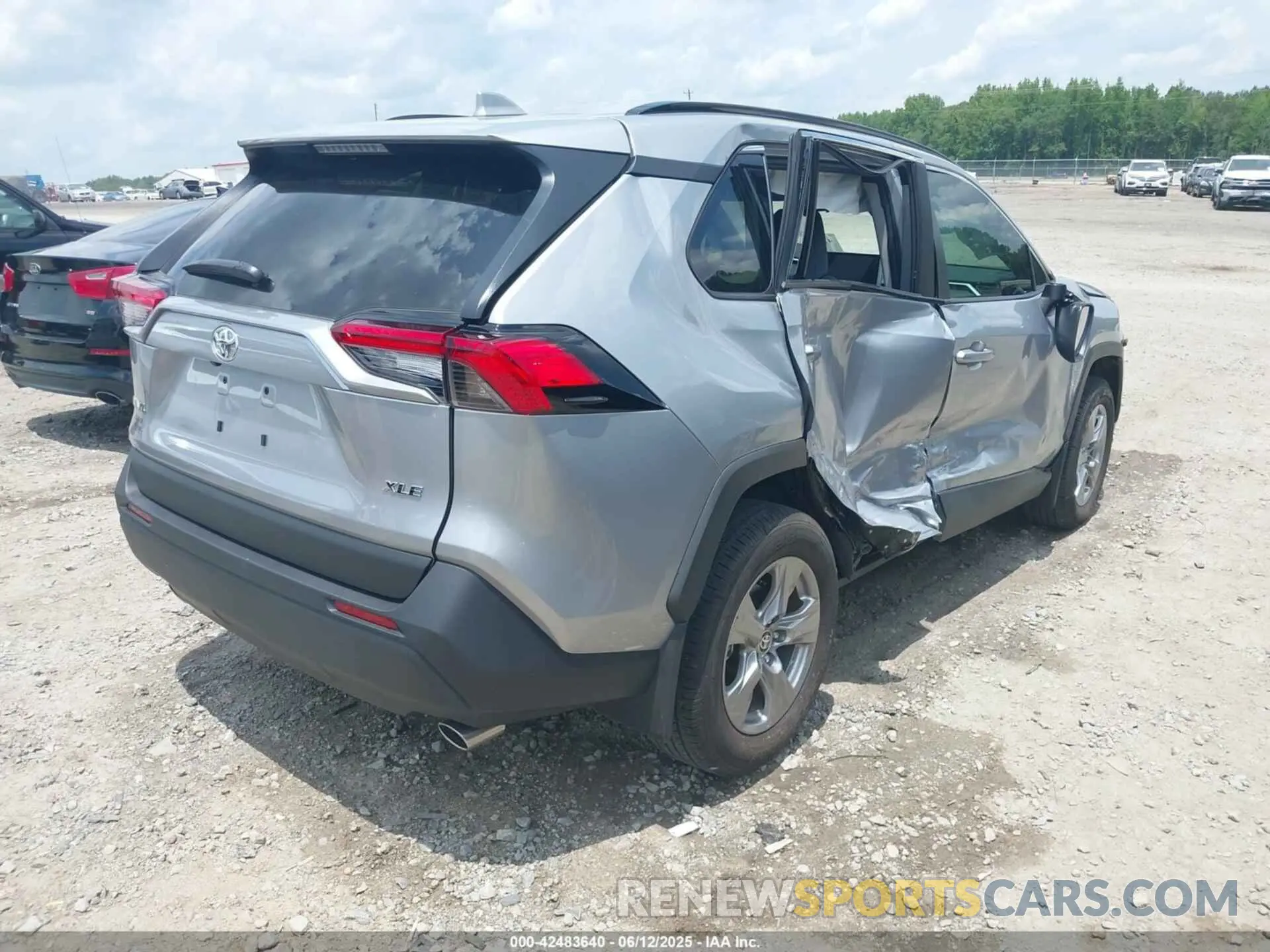 4 Photograph of a damaged car 2T3W1RFV6SC304593 TOYOTA RAV4 2025