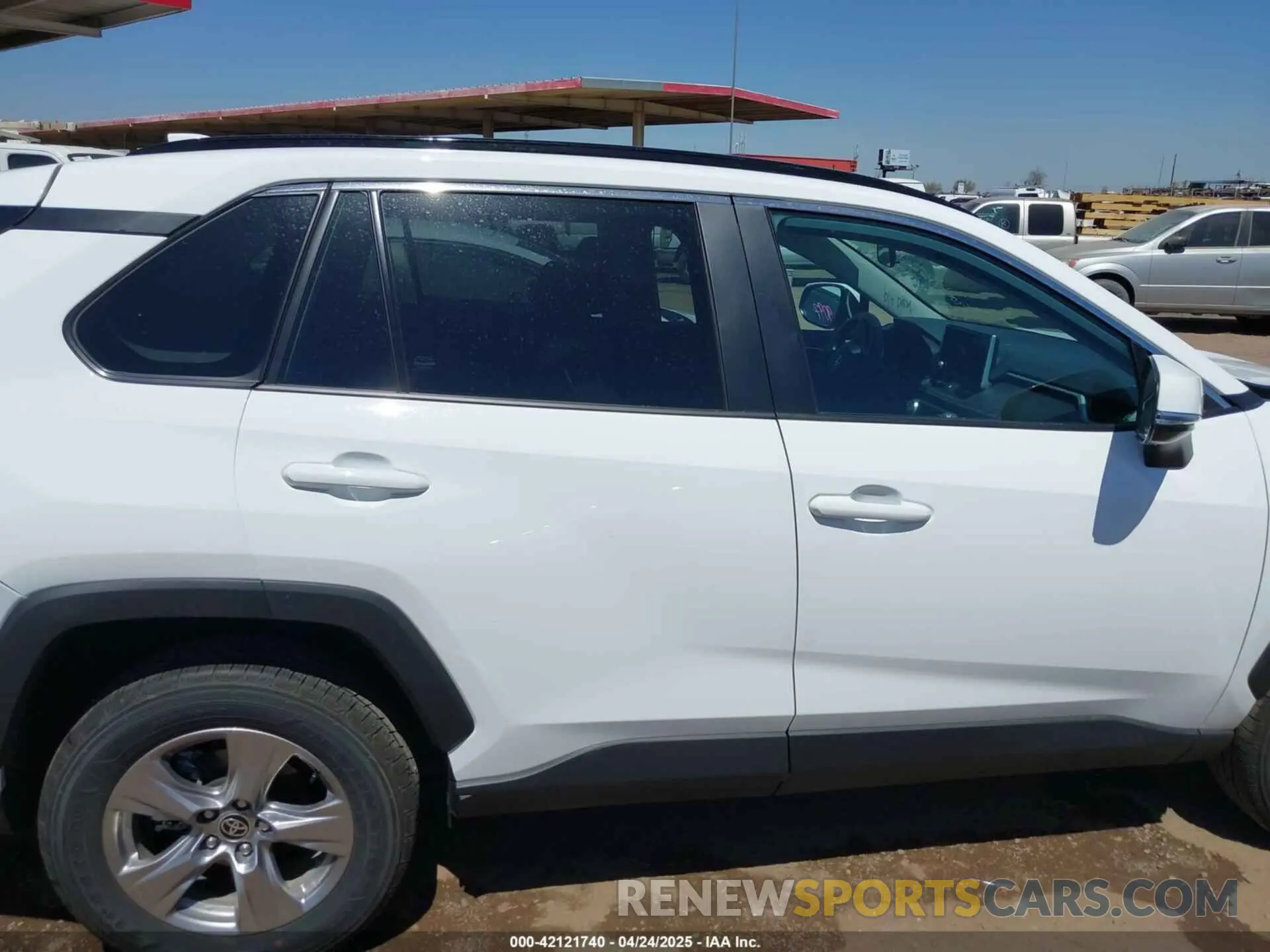 13 Фотография поврежденного автомобиля 2T3W1RFV8SW374059 TOYOTA RAV4 2025