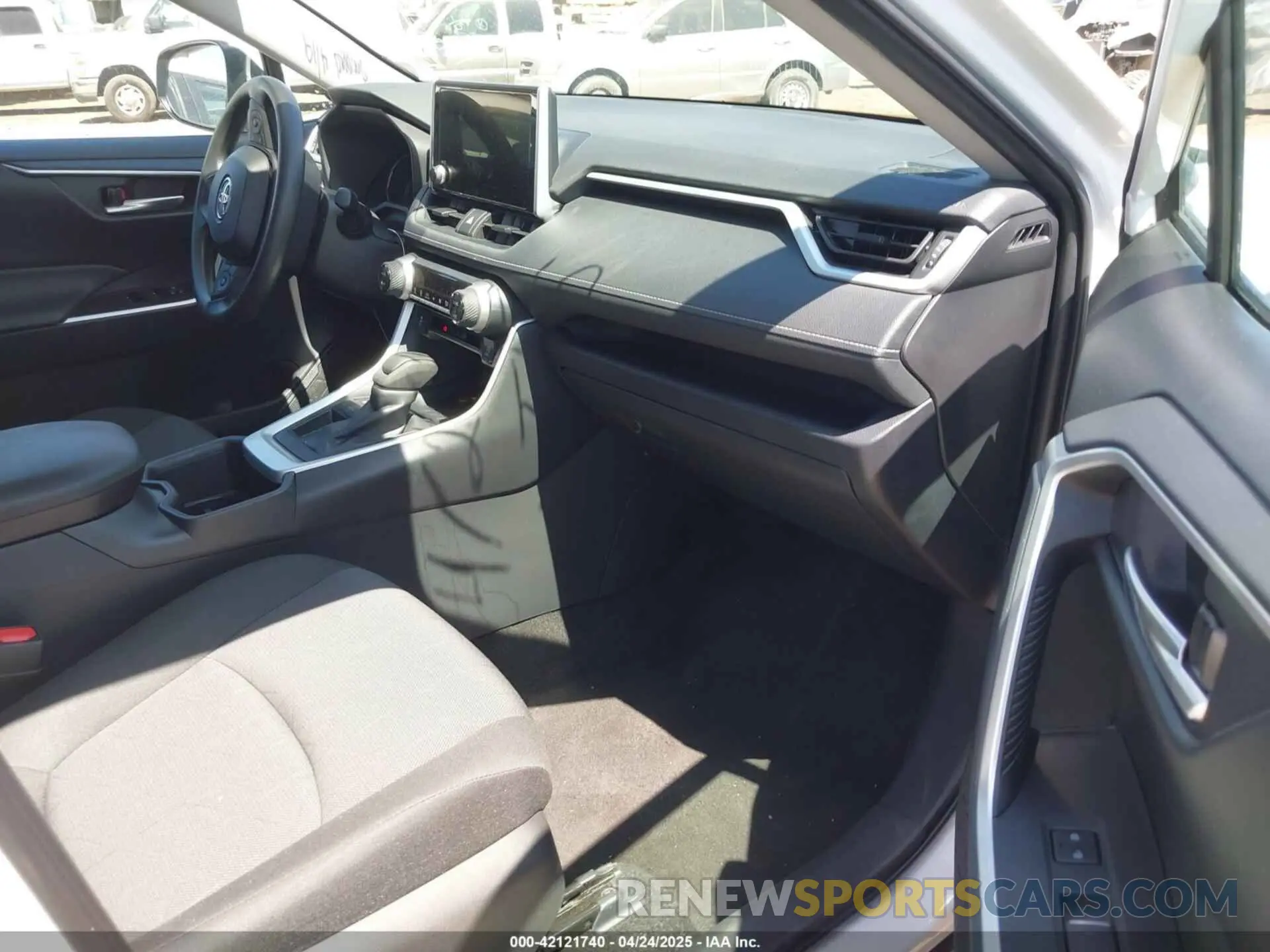5 Фотография поврежденного автомобиля 2T3W1RFV8SW374059 TOYOTA RAV4 2025