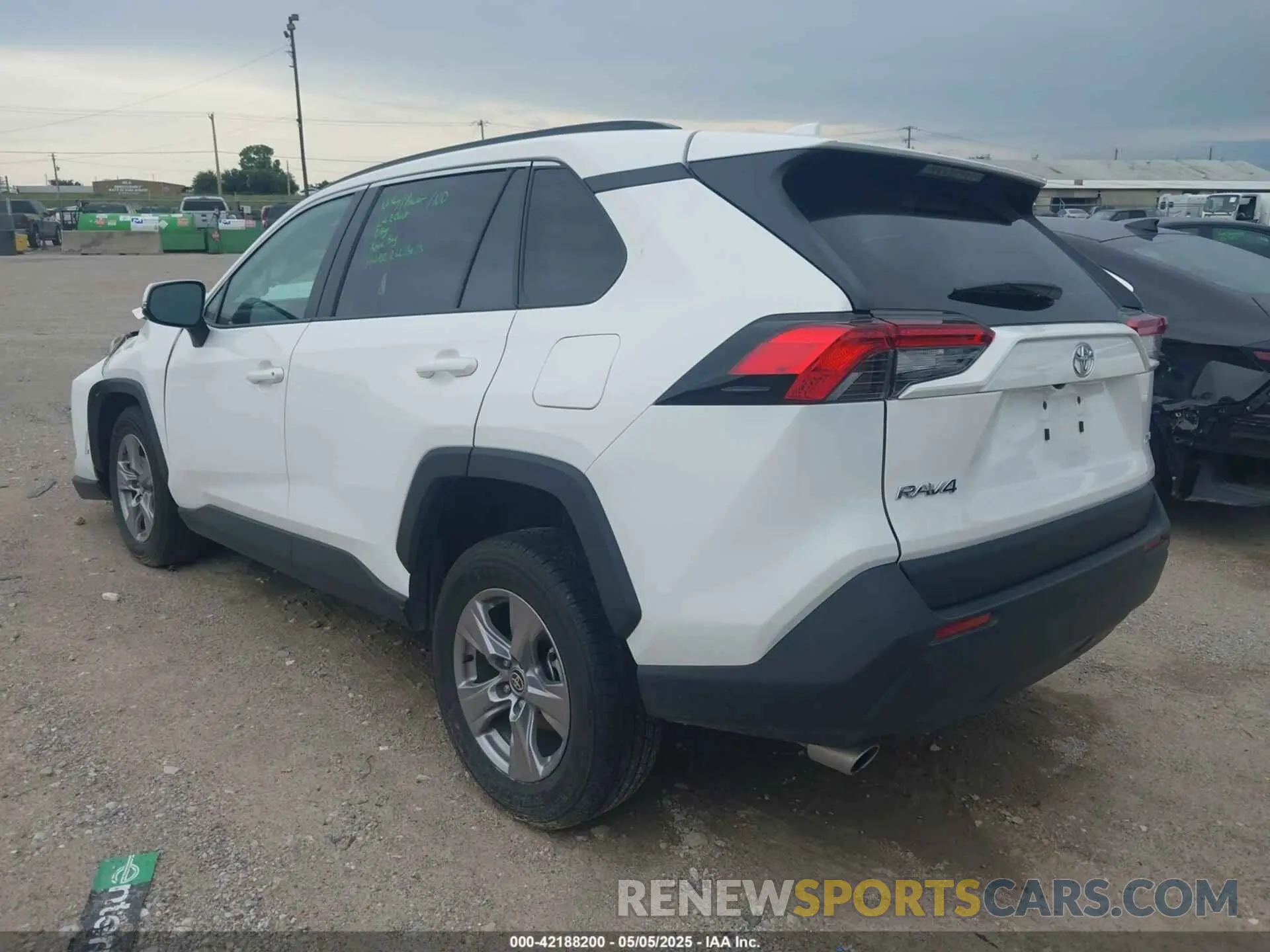 3 Фотография поврежденного автомобиля 2T3W1RFV9SW369324 TOYOTA RAV4 2025