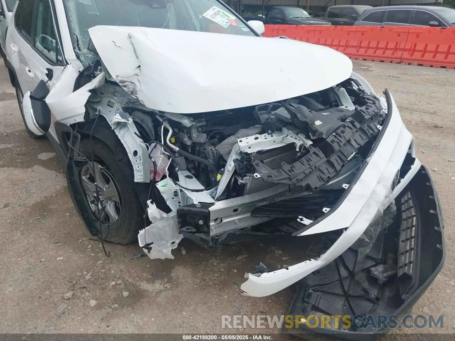6 Фотография поврежденного автомобиля 2T3W1RFV9SW369324 TOYOTA RAV4 2025