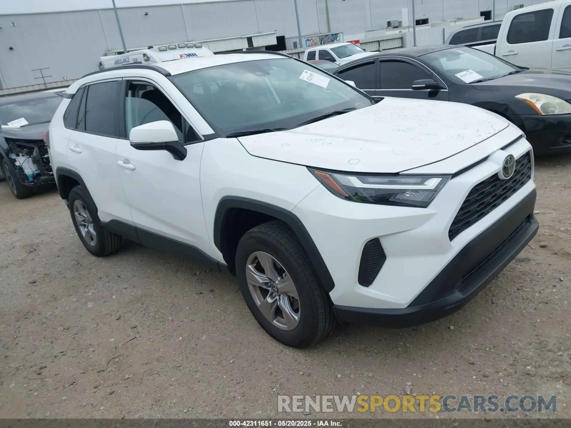 1 Фотография поврежденного автомобиля 2T3W1RFV9SW374071 TOYOTA RAV4 2025