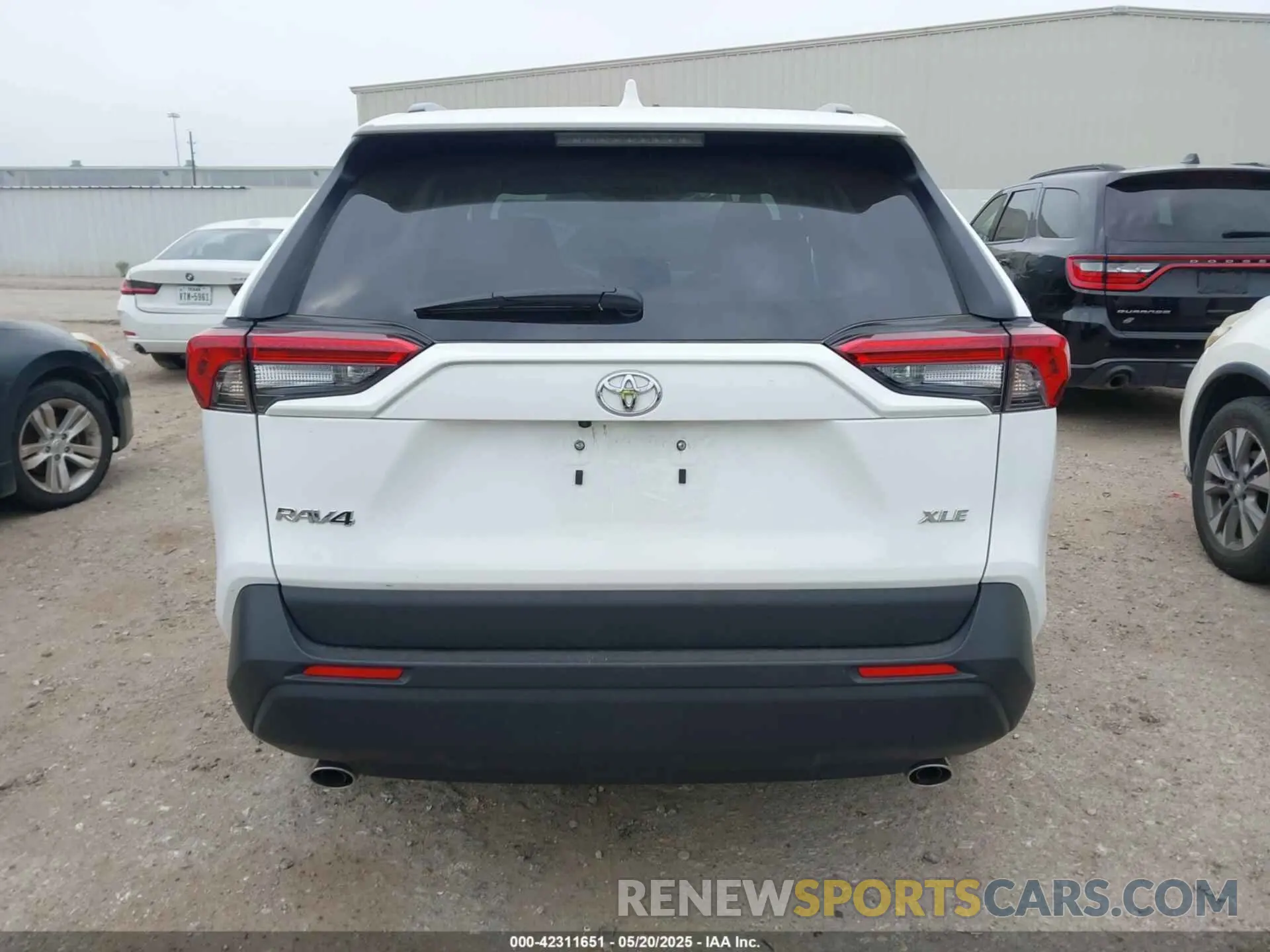 16 Фотография поврежденного автомобиля 2T3W1RFV9SW374071 TOYOTA RAV4 2025