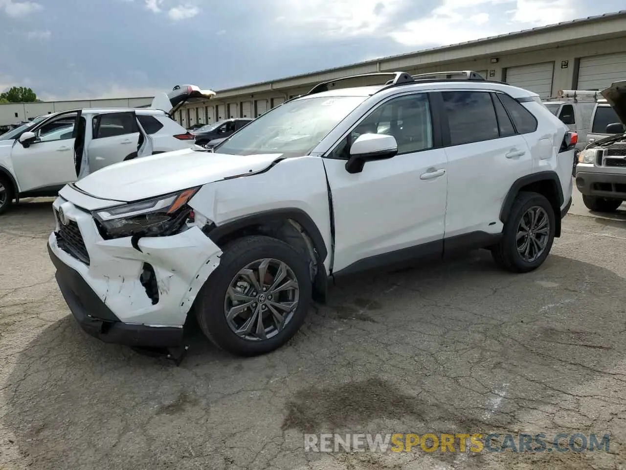 1 Фотография поврежденного автомобиля 4T3B6RFV1SU180585 TOYOTA RAV4 2025