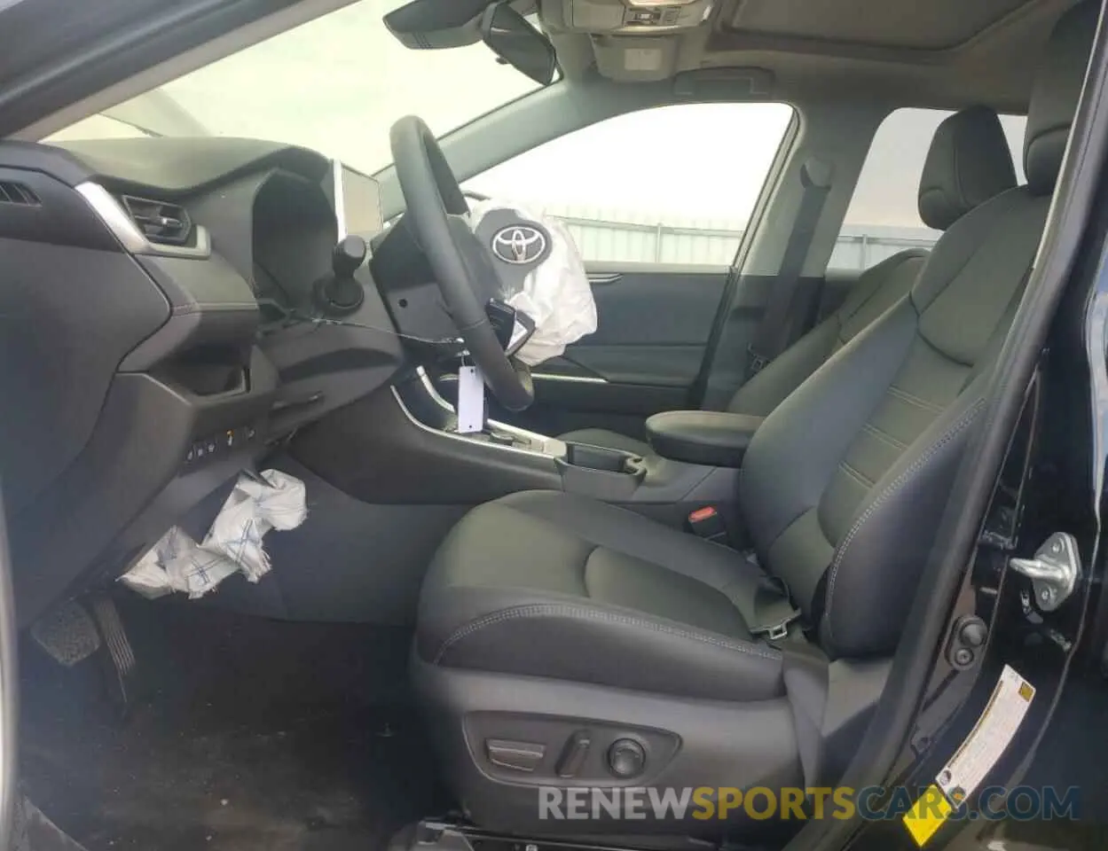 7 Фотография поврежденного автомобиля JTMB6RFV9SD154846 TOYOTA RAV4 2025