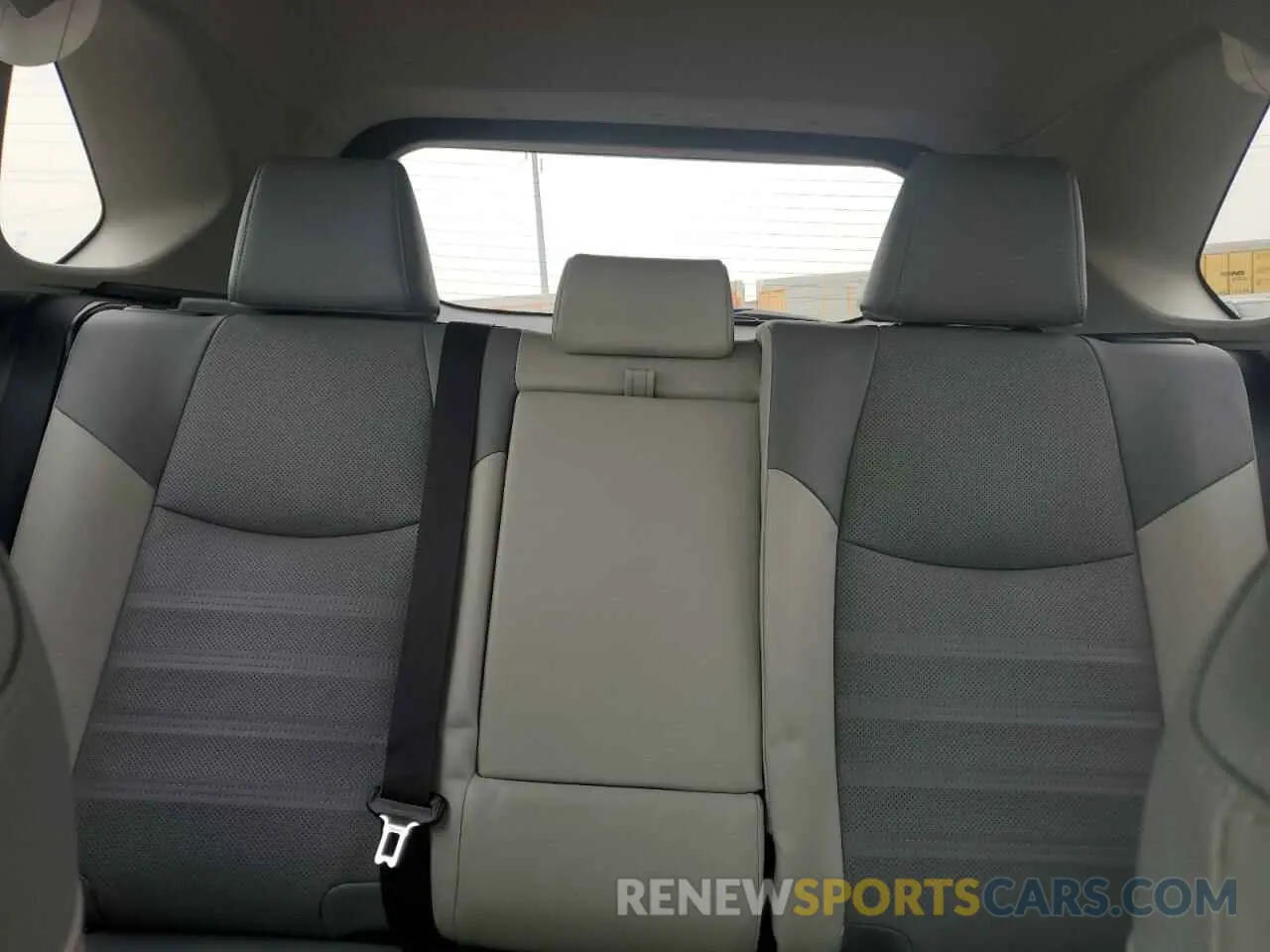 10 Фотография поврежденного автомобиля JTMD6RFV6SD159348 TOYOTA RAV4 2025