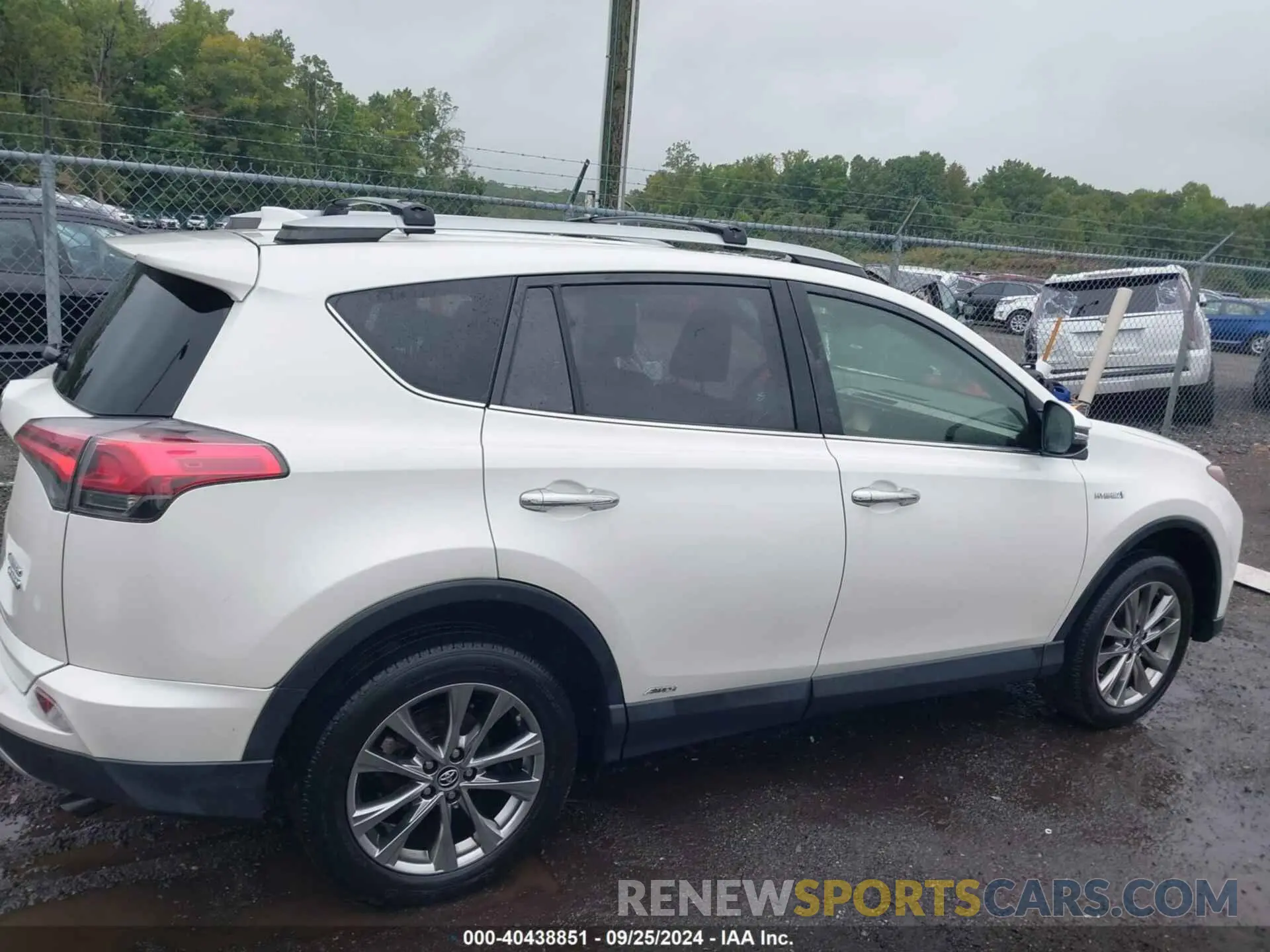 14 Photograph of a damaged car JTMDJREV0HD107531 TOYOTA RAV4 HYBRID 2017