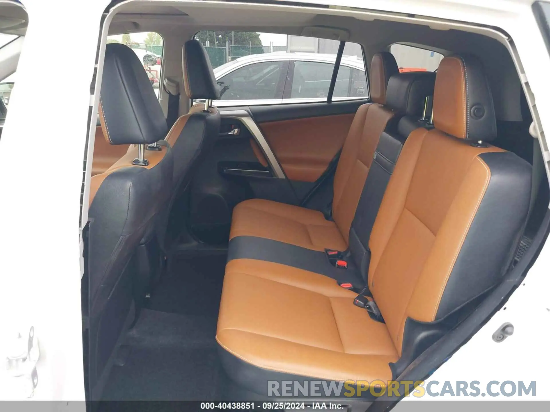 8 Photograph of a damaged car JTMDJREV0HD107531 TOYOTA RAV4 HYBRID 2017