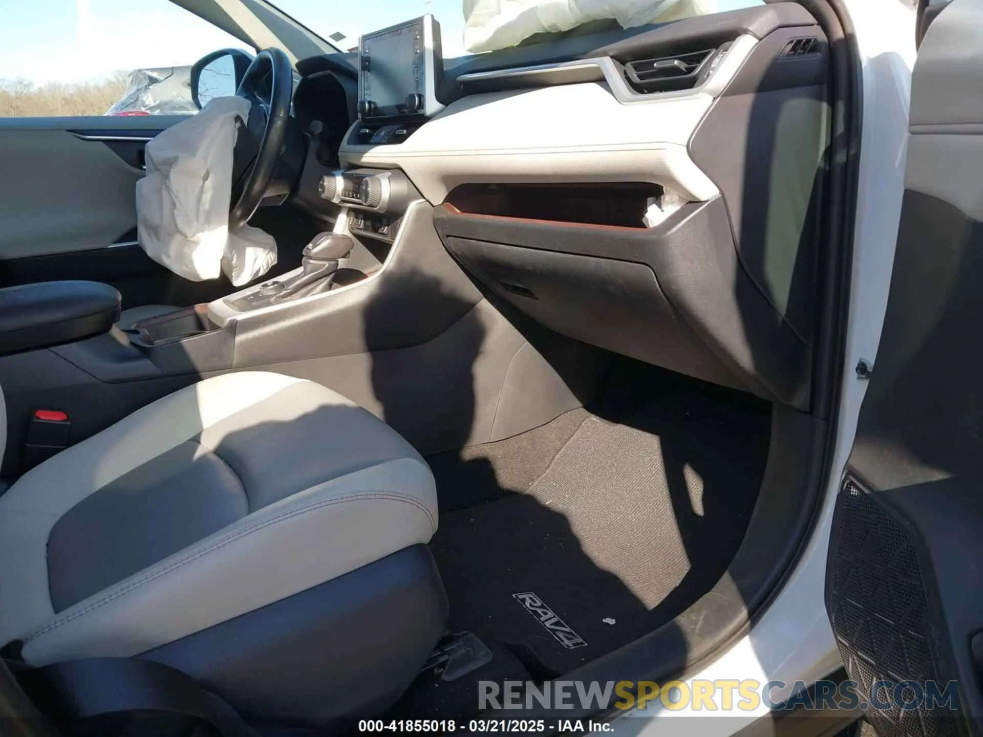 5 Photograph of a damaged car 2T3DWRFV2KW024113 TOYOTA RAV4 HYBRID 2019